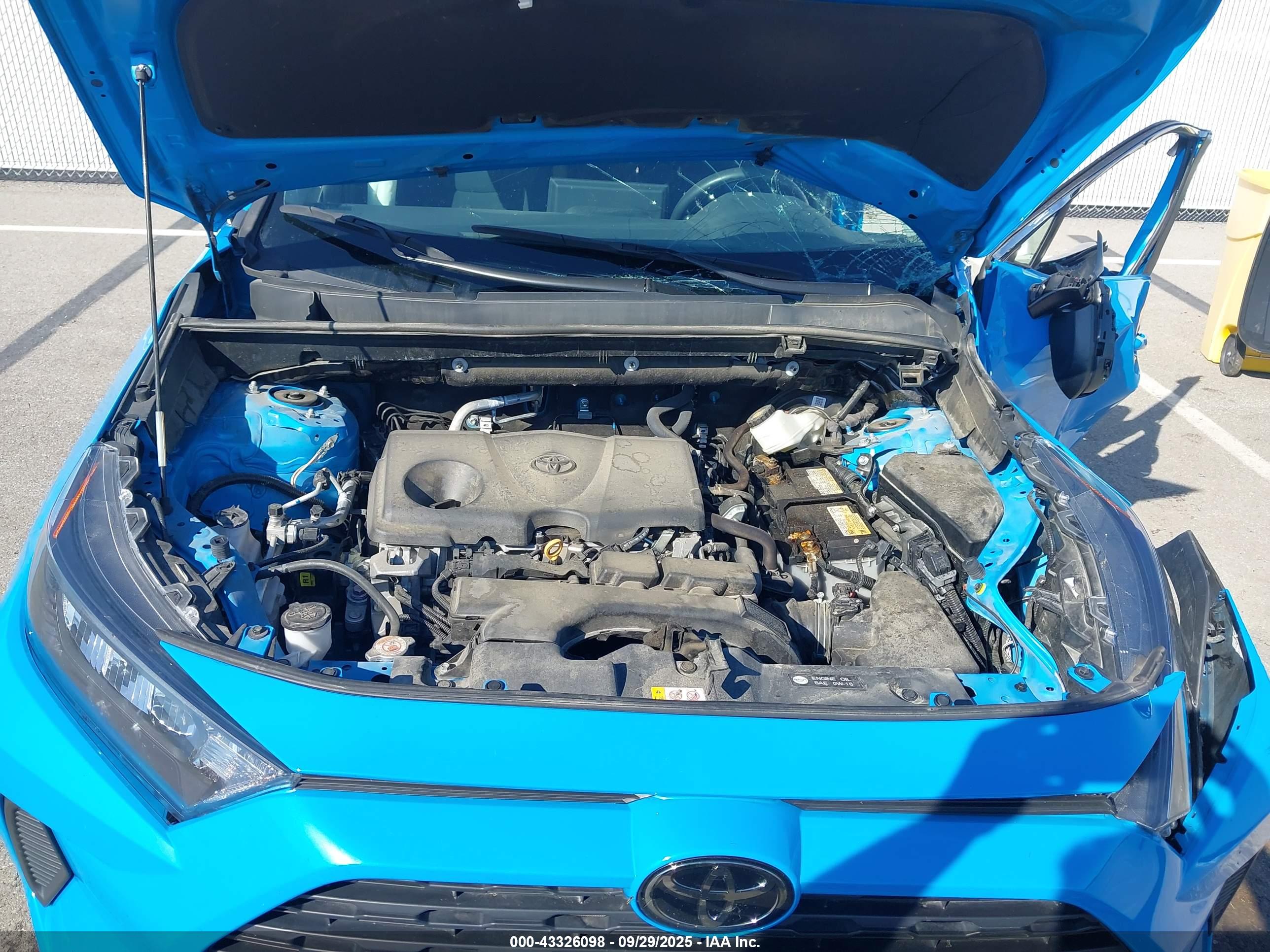 TOYOTA RAV4 image 10