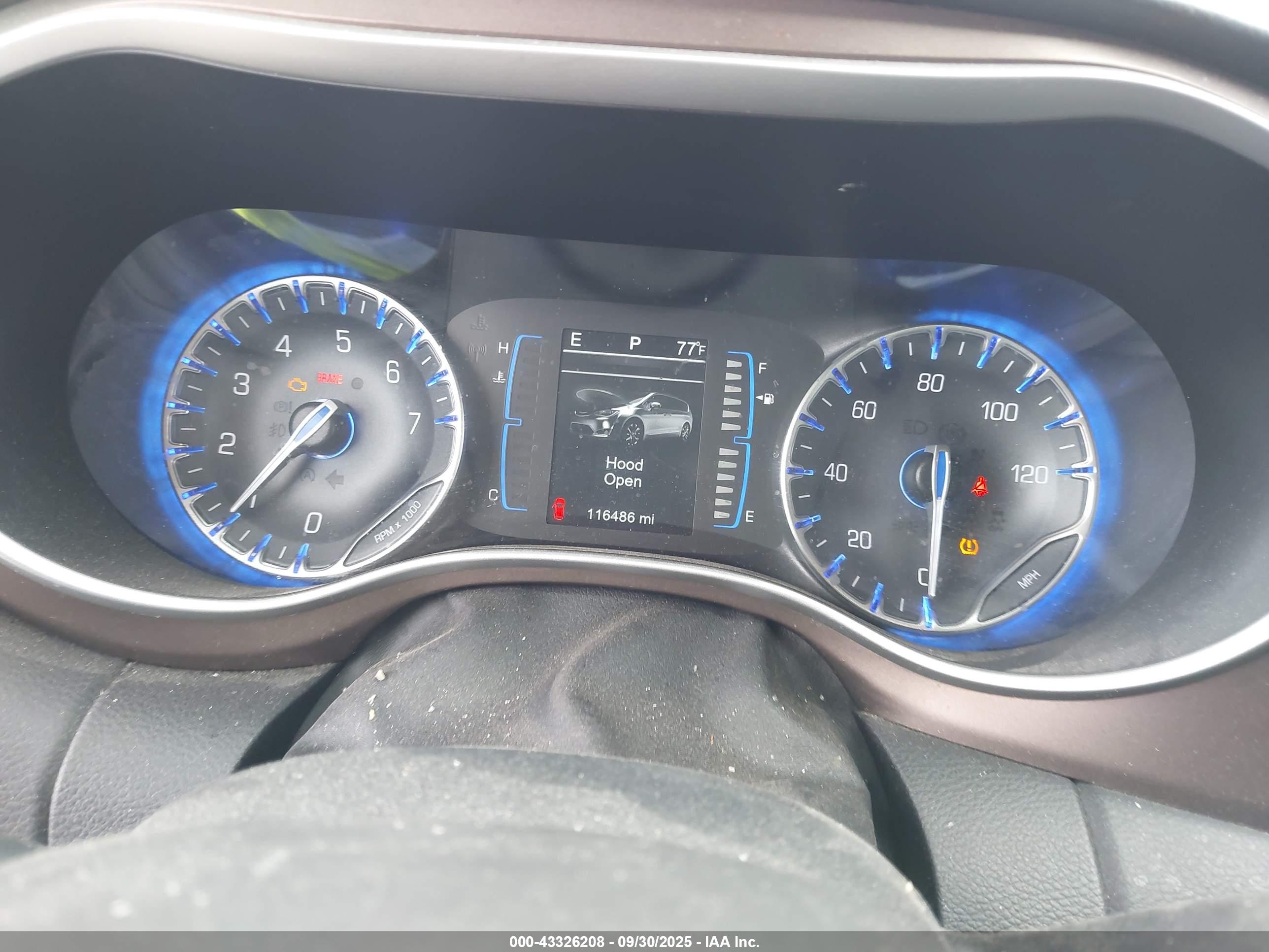 CHRYSLER PACIFICA image 7