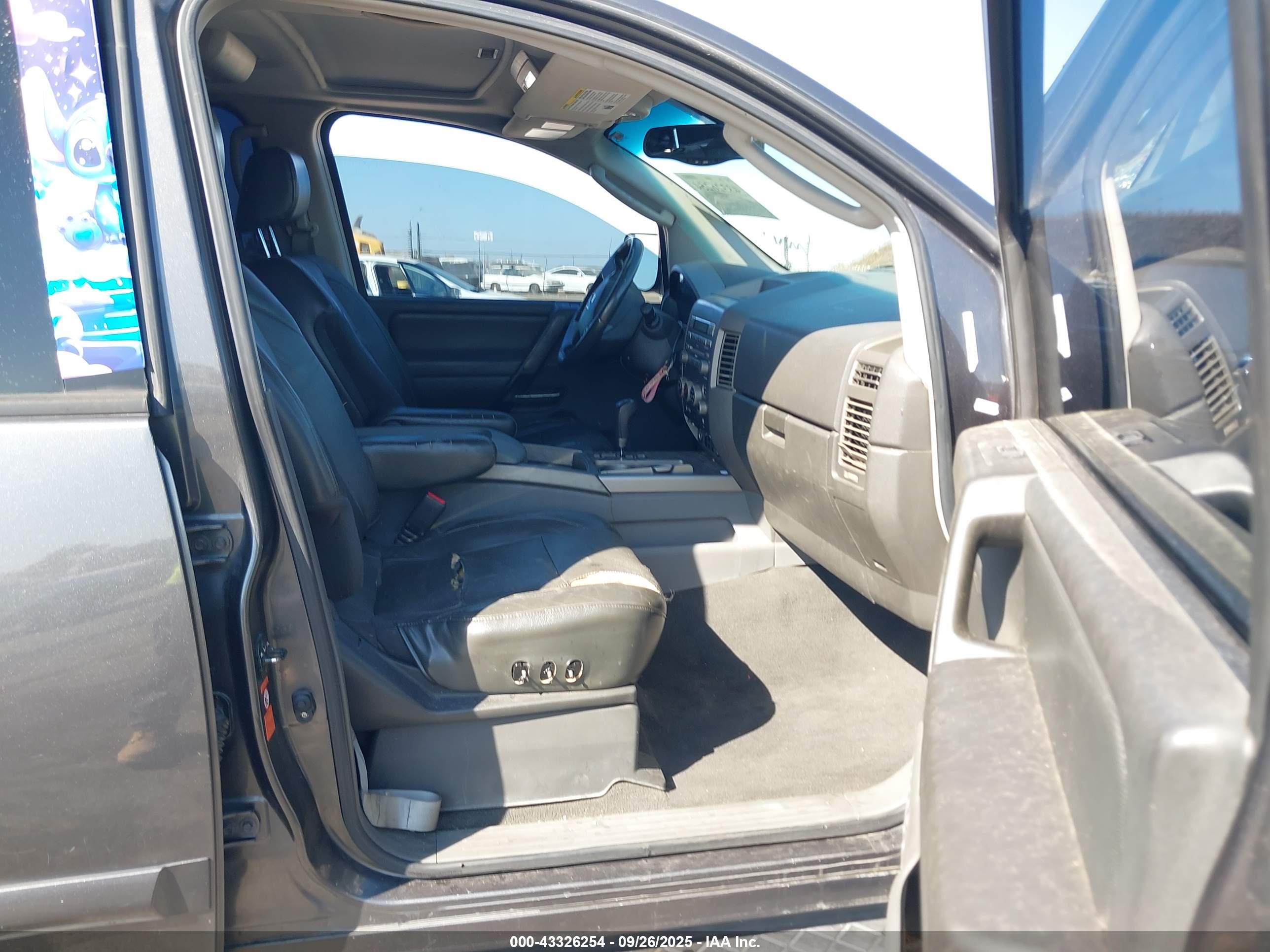 NISSAN ARMADA image 5