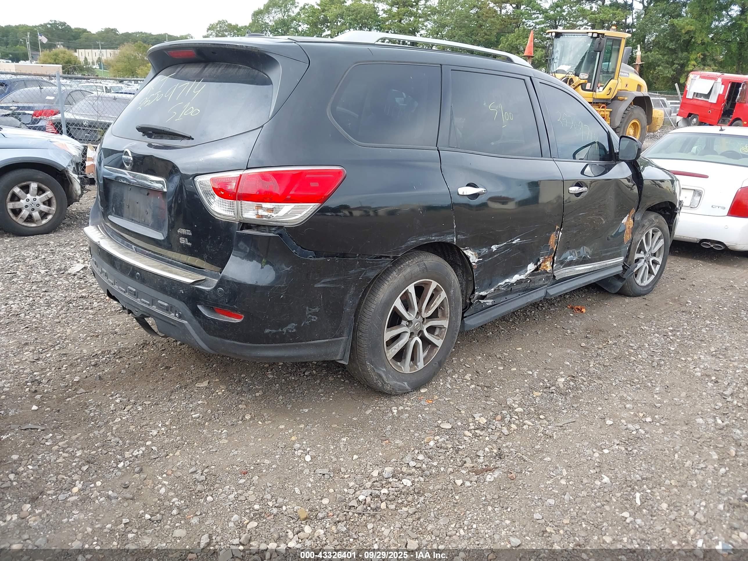 NISSAN PATHFINDER image 4