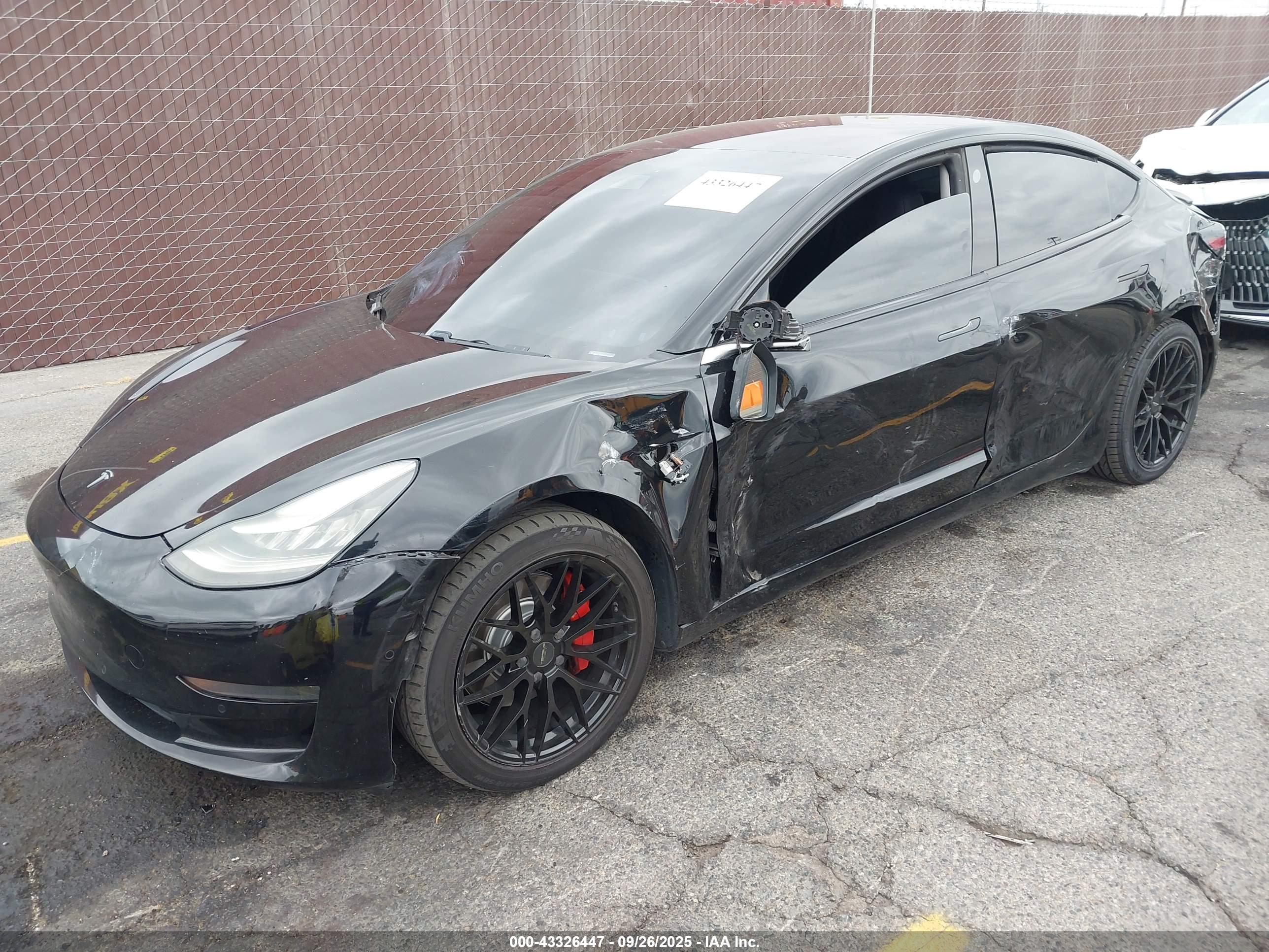 TESLA MODEL image 2