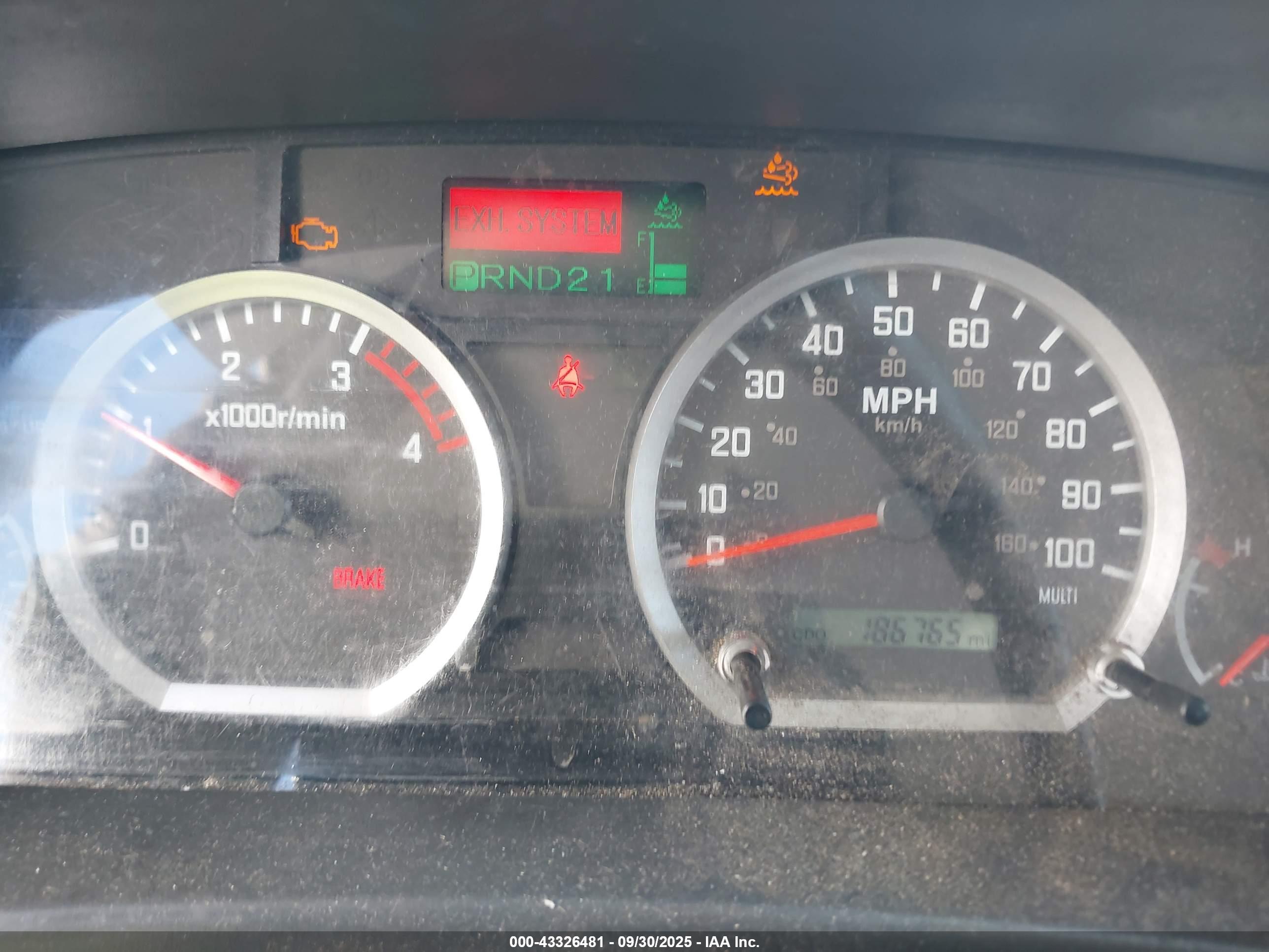 ISUZU NRR image 6