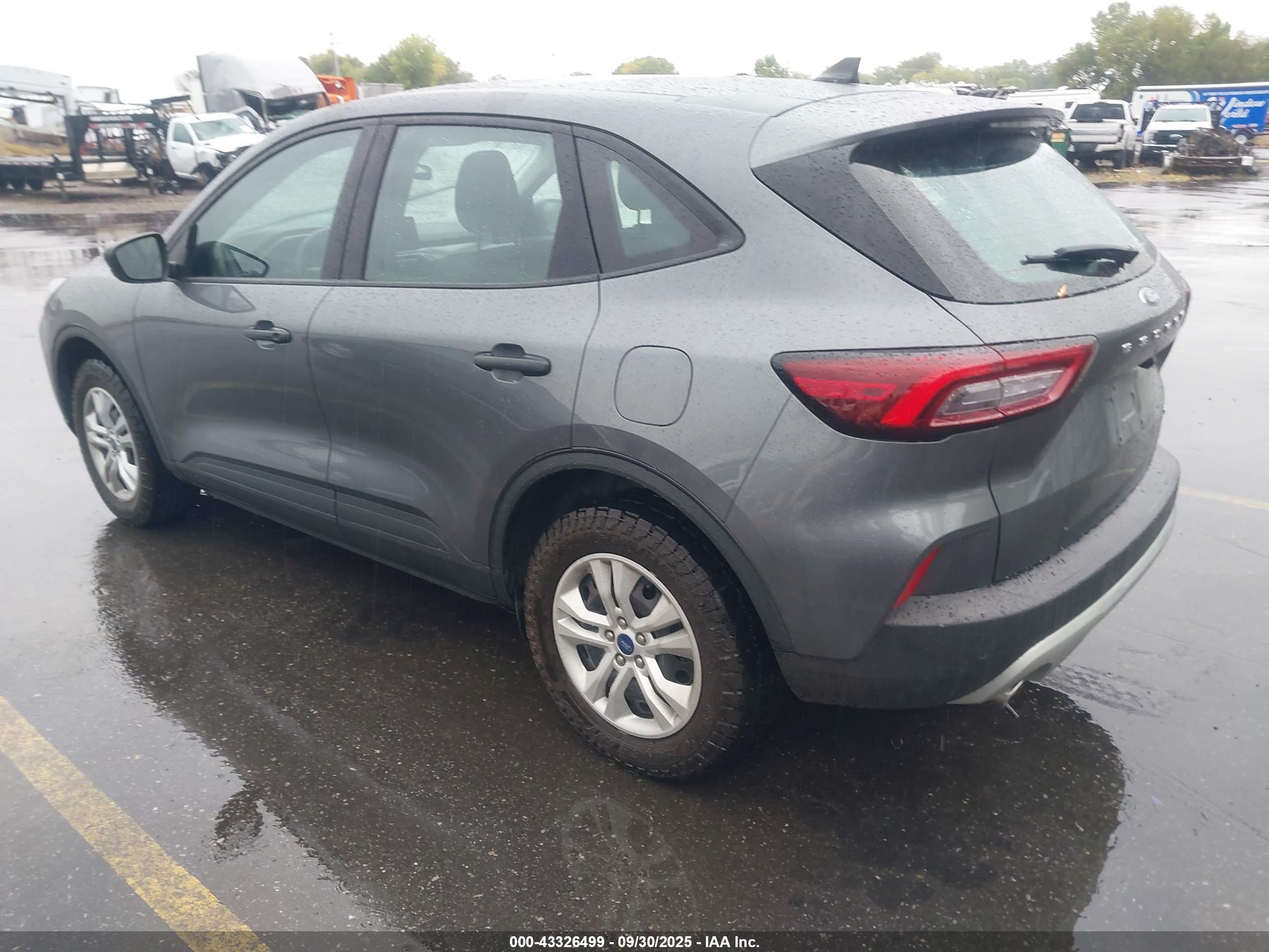 FORD ESCAPE image 3