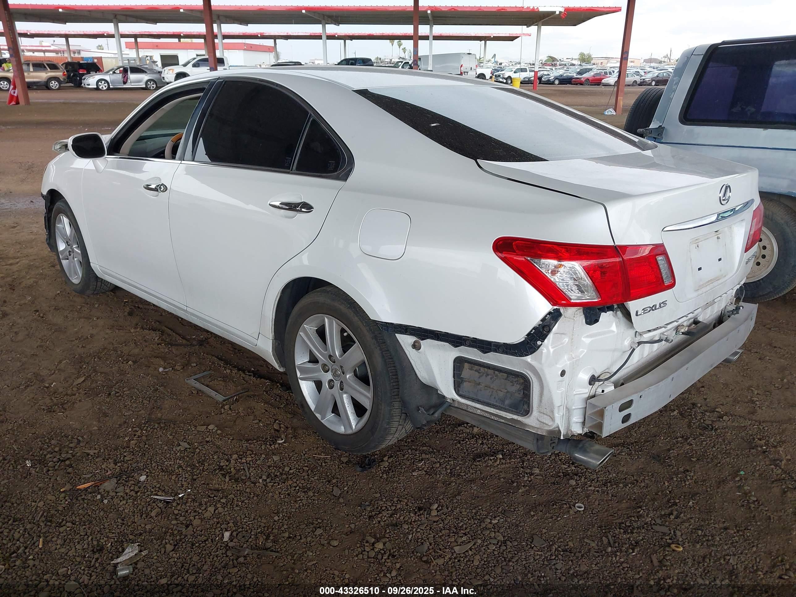 LEXUS ES image 3