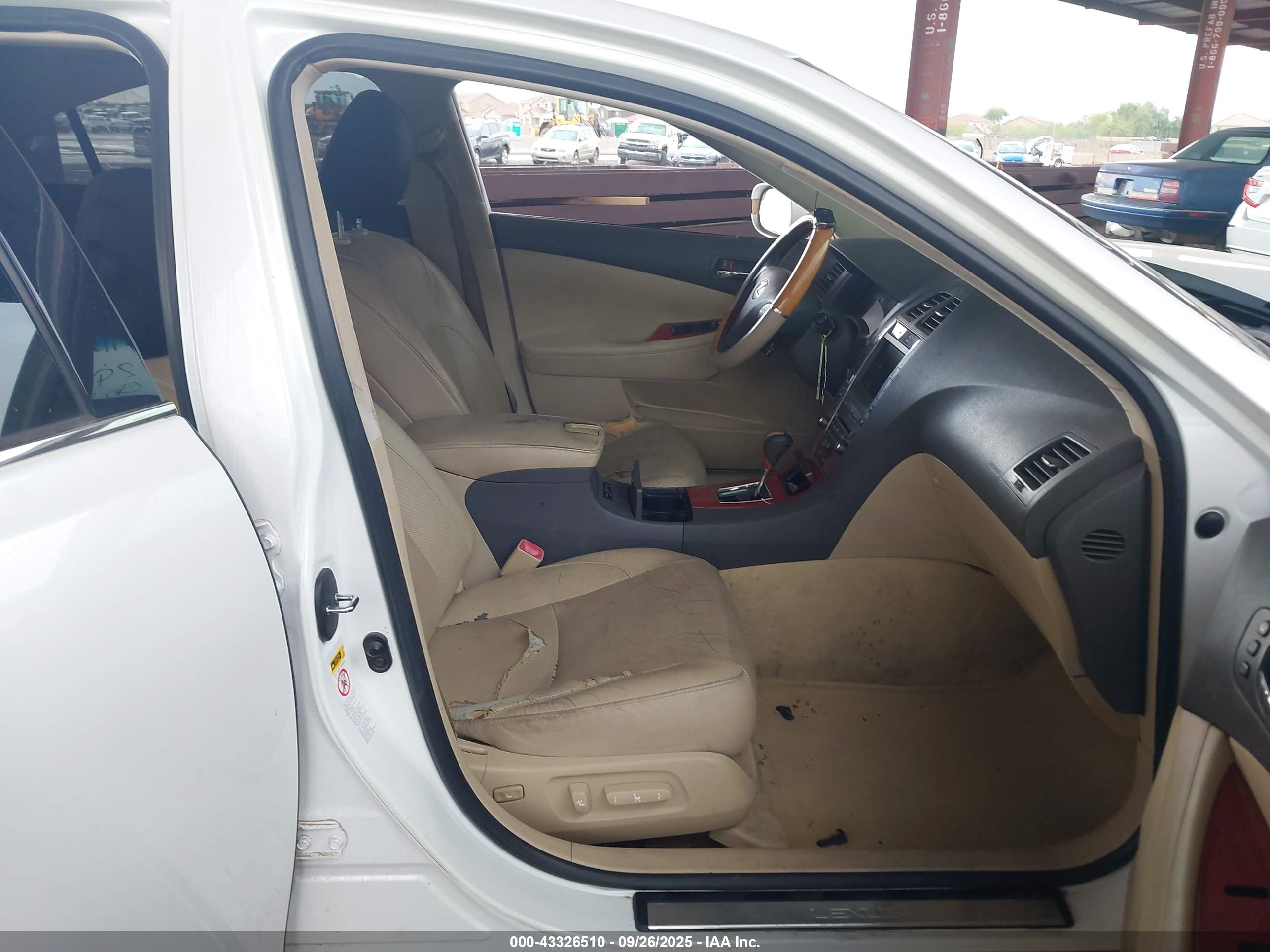 LEXUS ES image 5