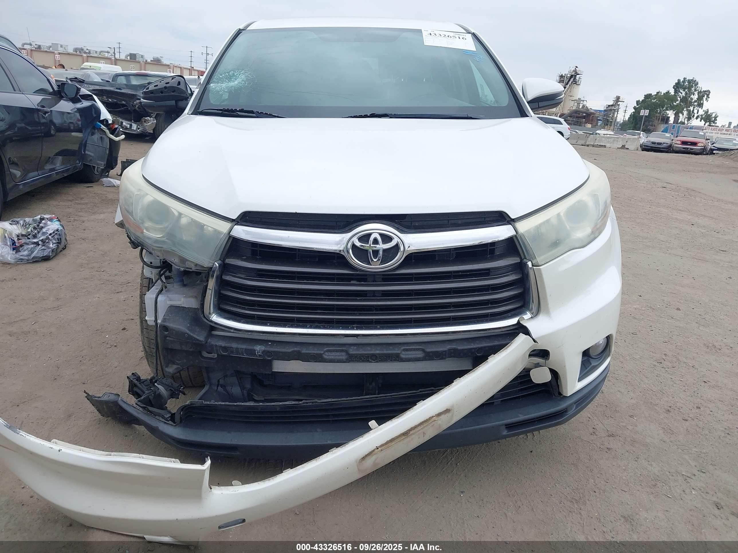 TOYOTA HIGHLANDER image 6