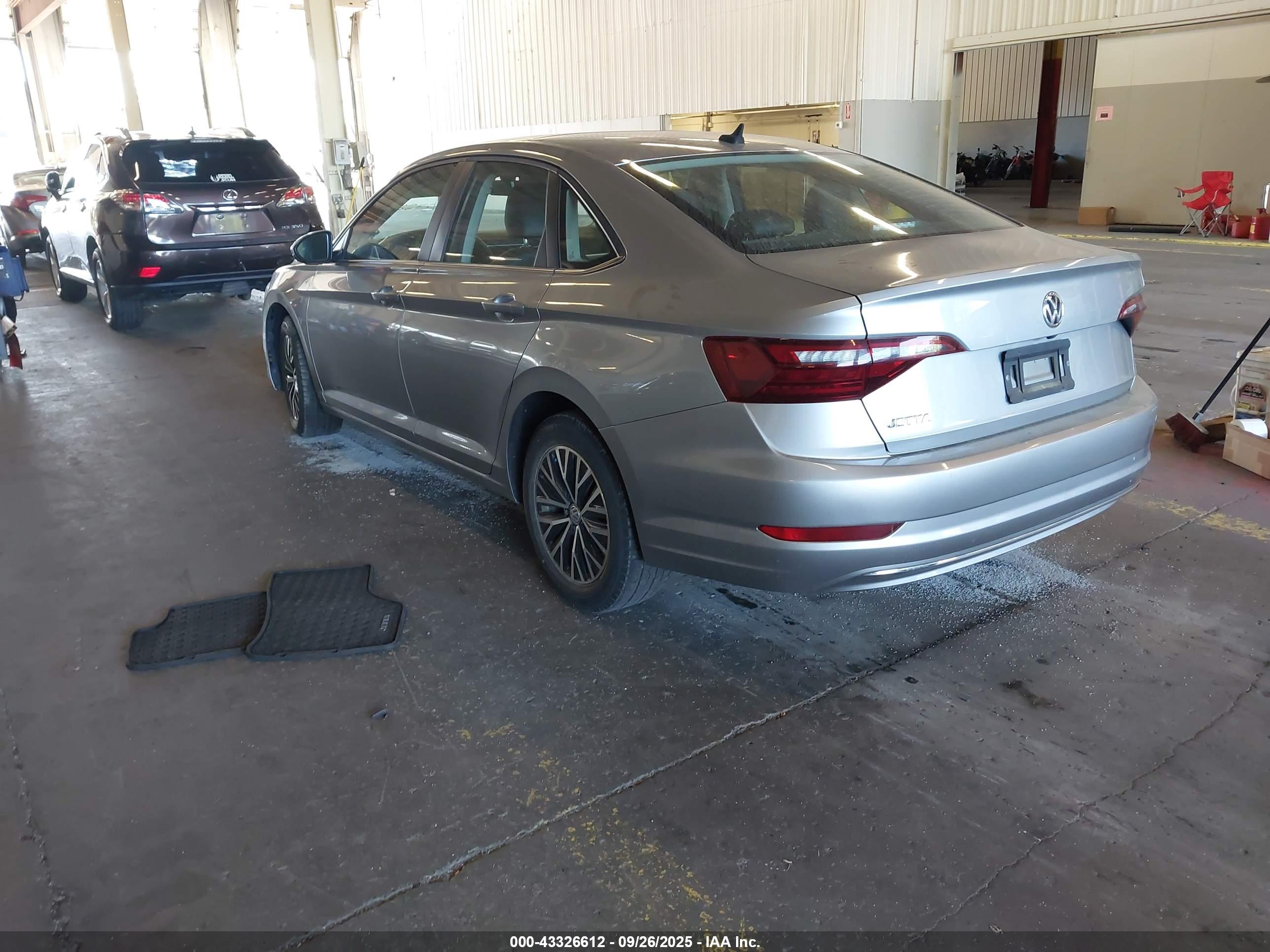 VOLKSWAGEN JETTA image 3