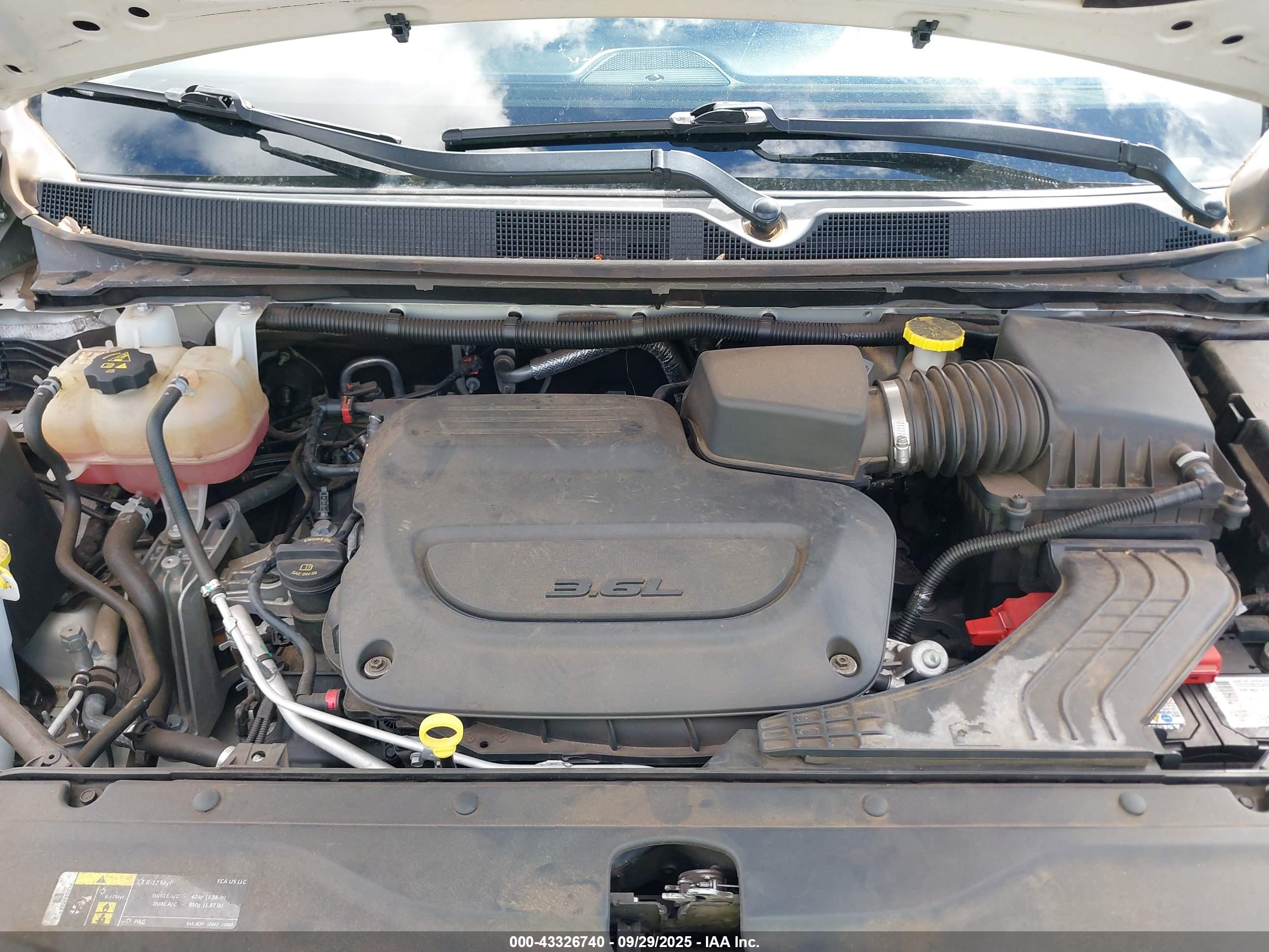 CHRYSLER PACIFICA image 10