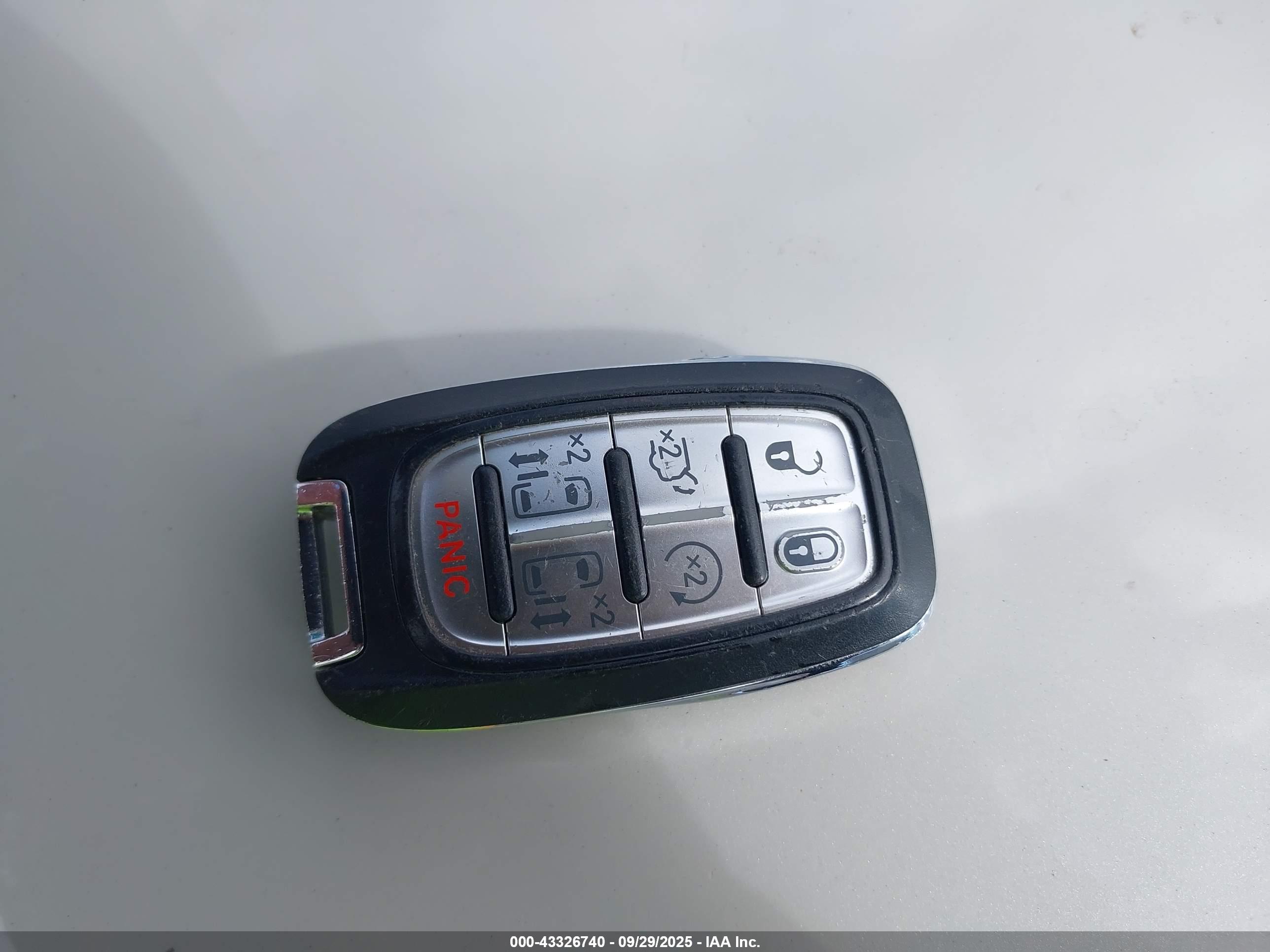 CHRYSLER PACIFICA image 11