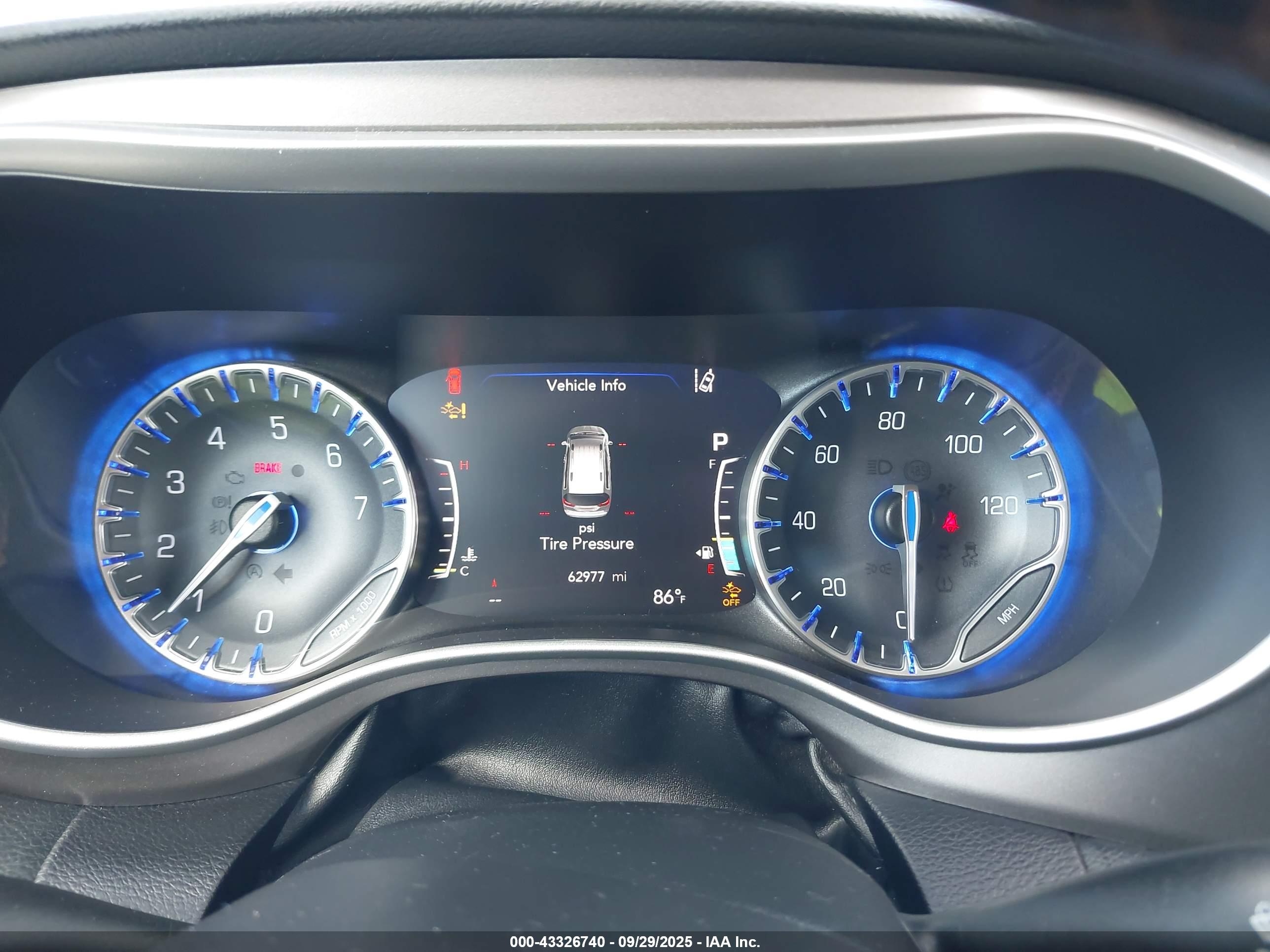 CHRYSLER PACIFICA image 7