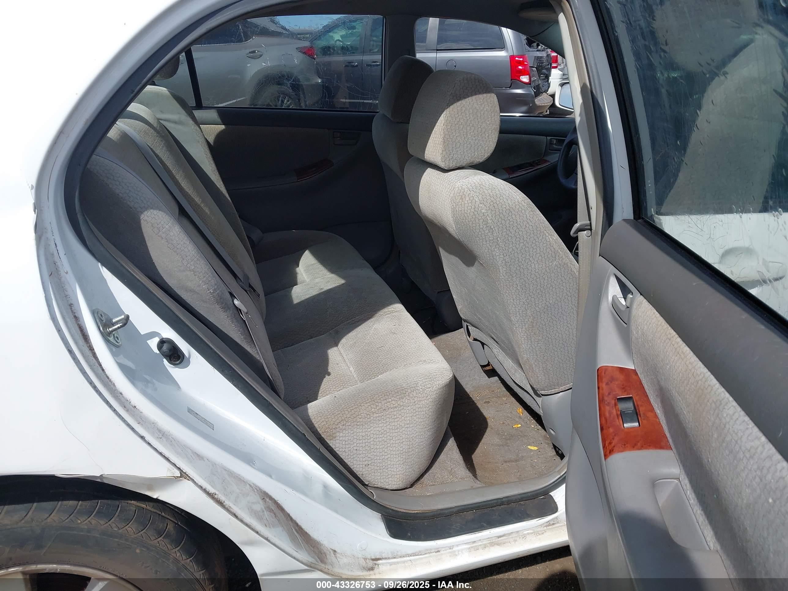 TOYOTA COROLLA image 8
