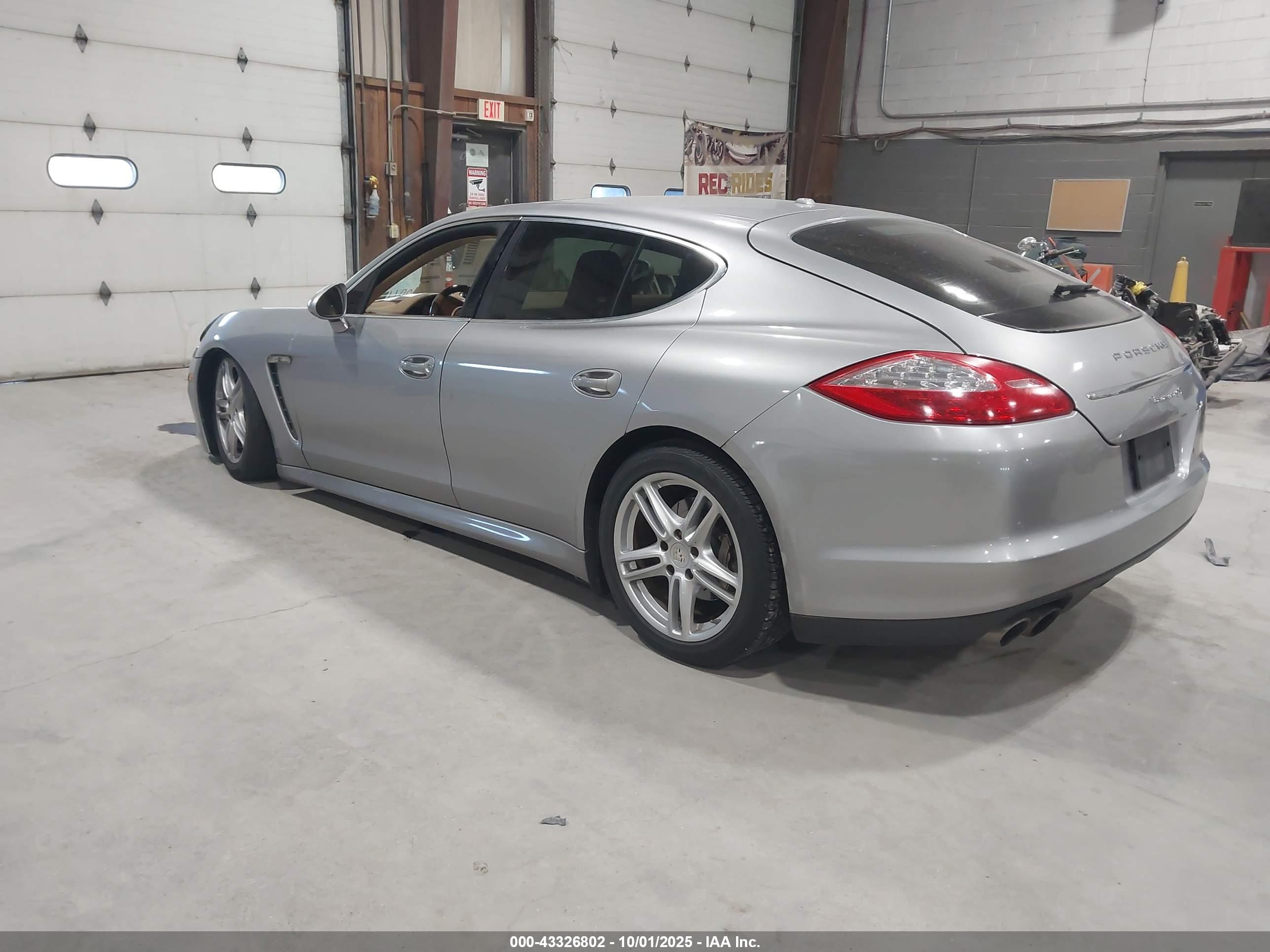 PORSCHE PANAMERA image 3