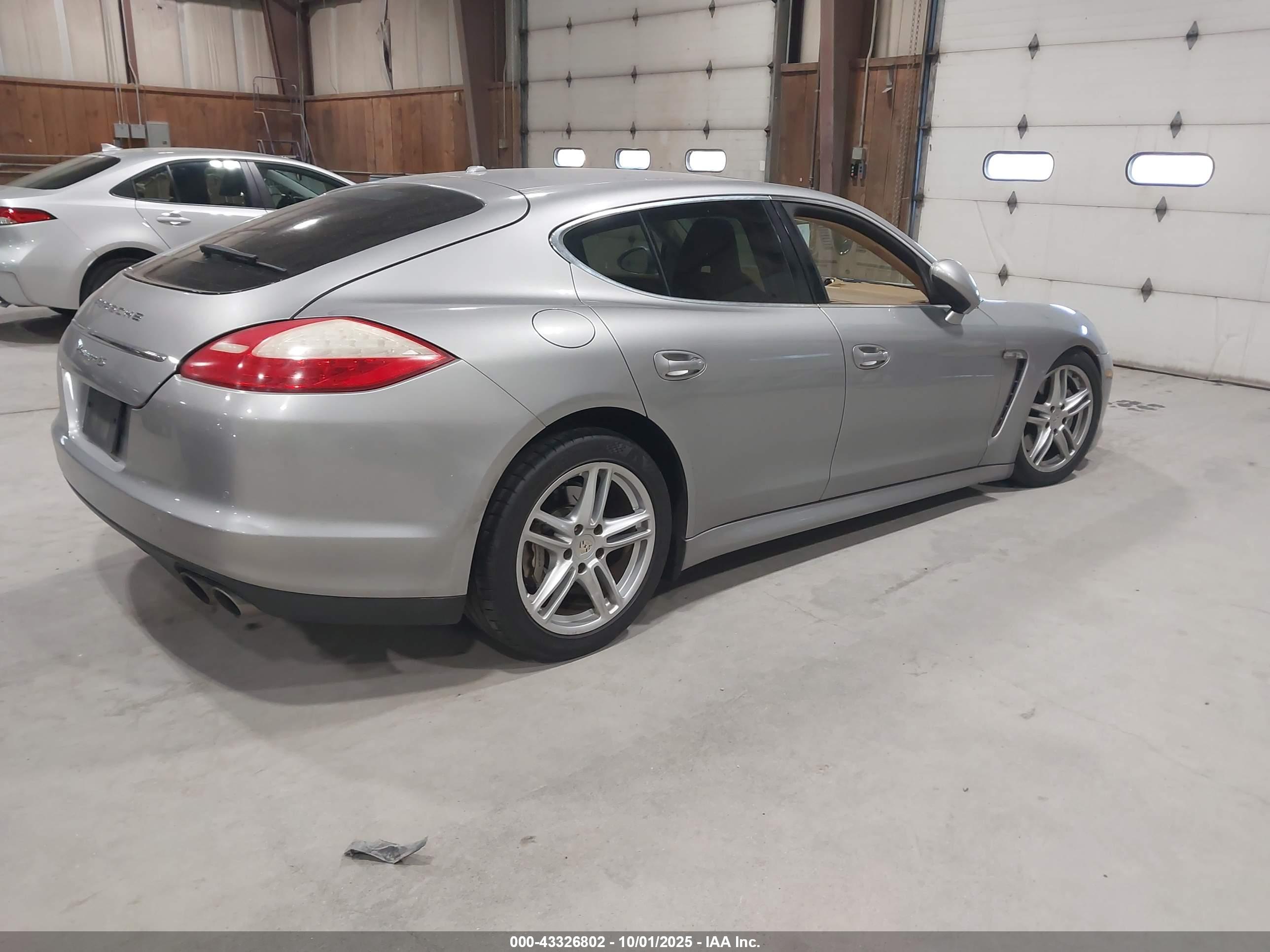 PORSCHE PANAMERA image 4