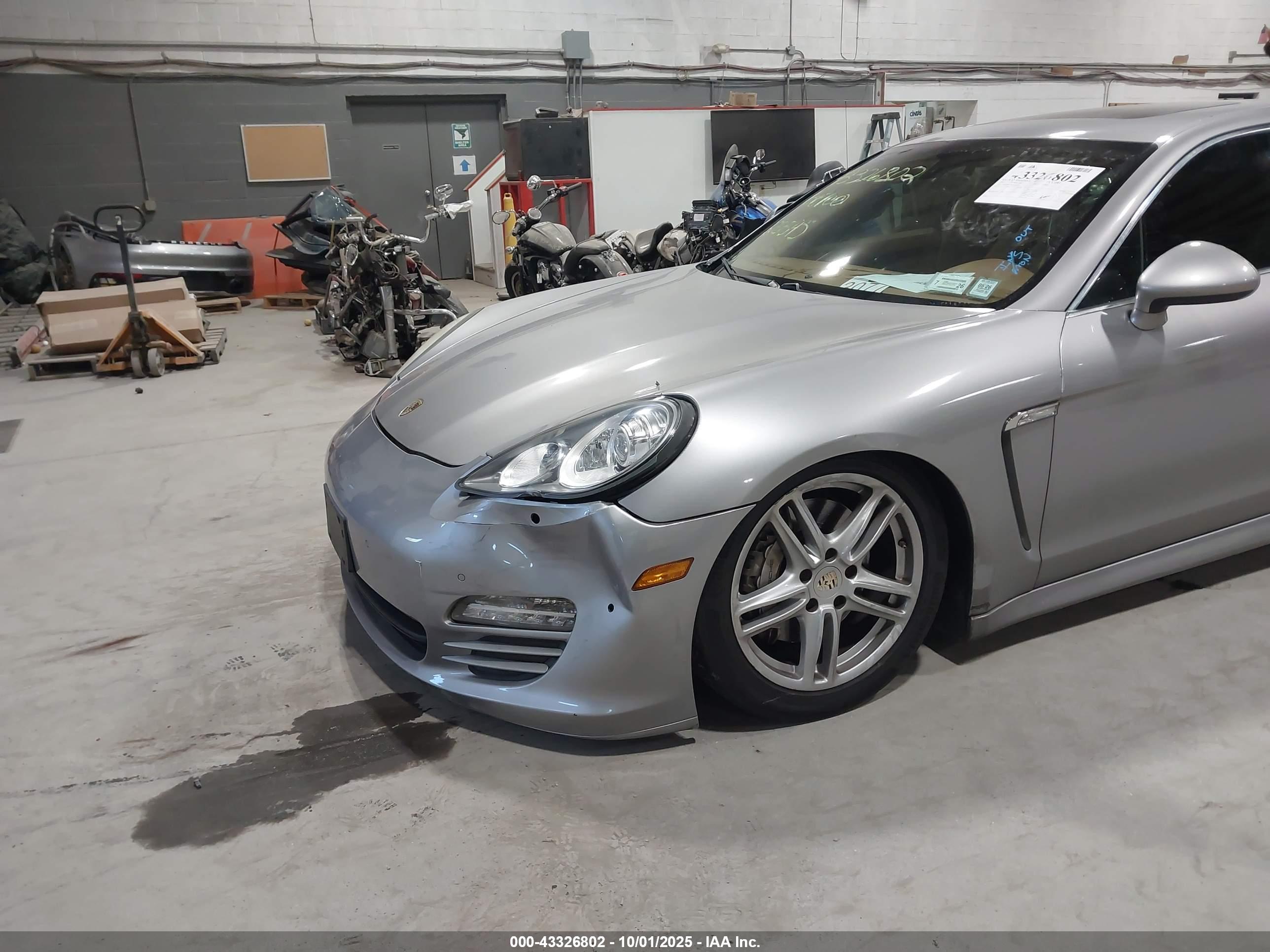 PORSCHE PANAMERA image 6