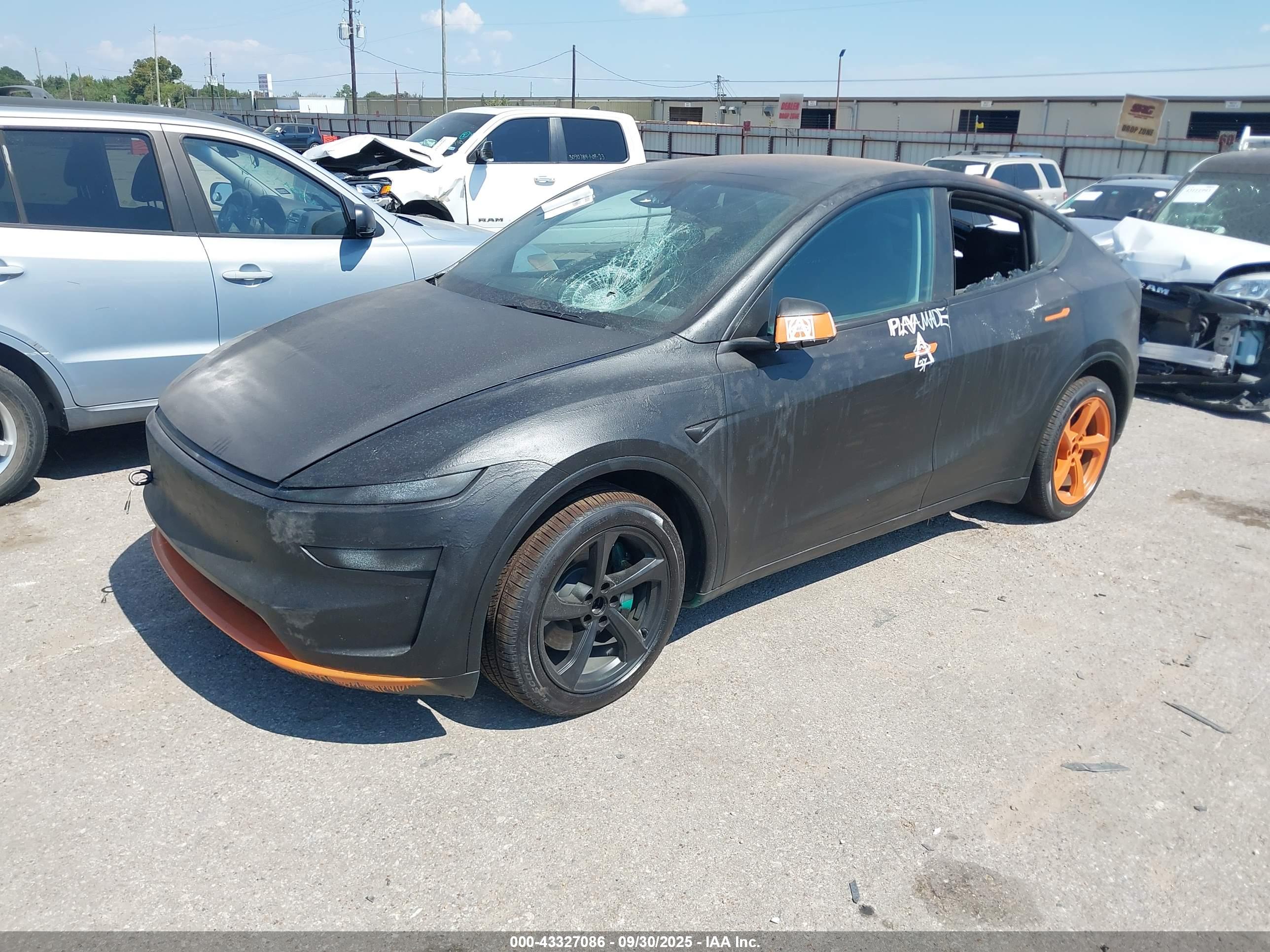 TESLA MODEL image 2