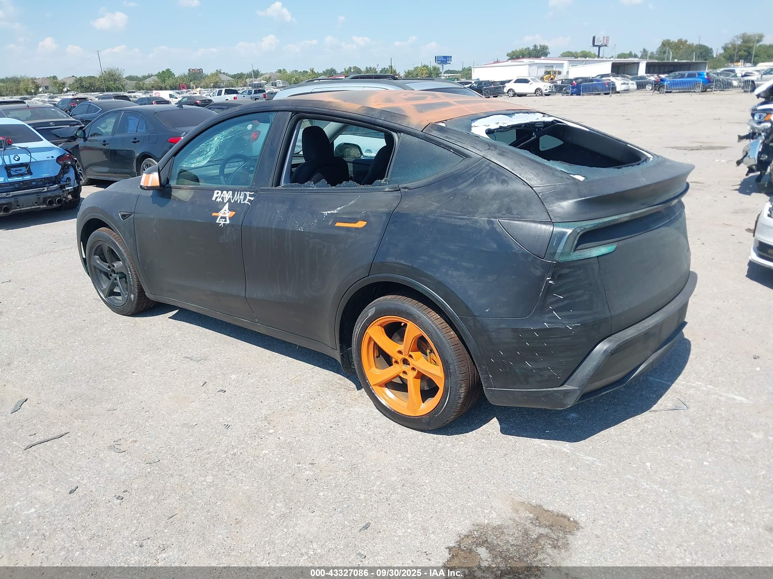 TESLA MODEL image 3