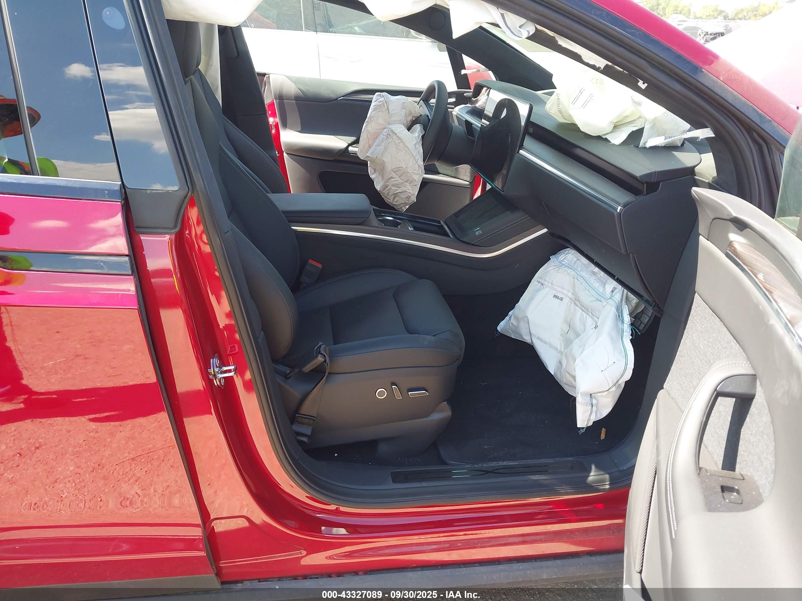 TESLA MODEL image 5