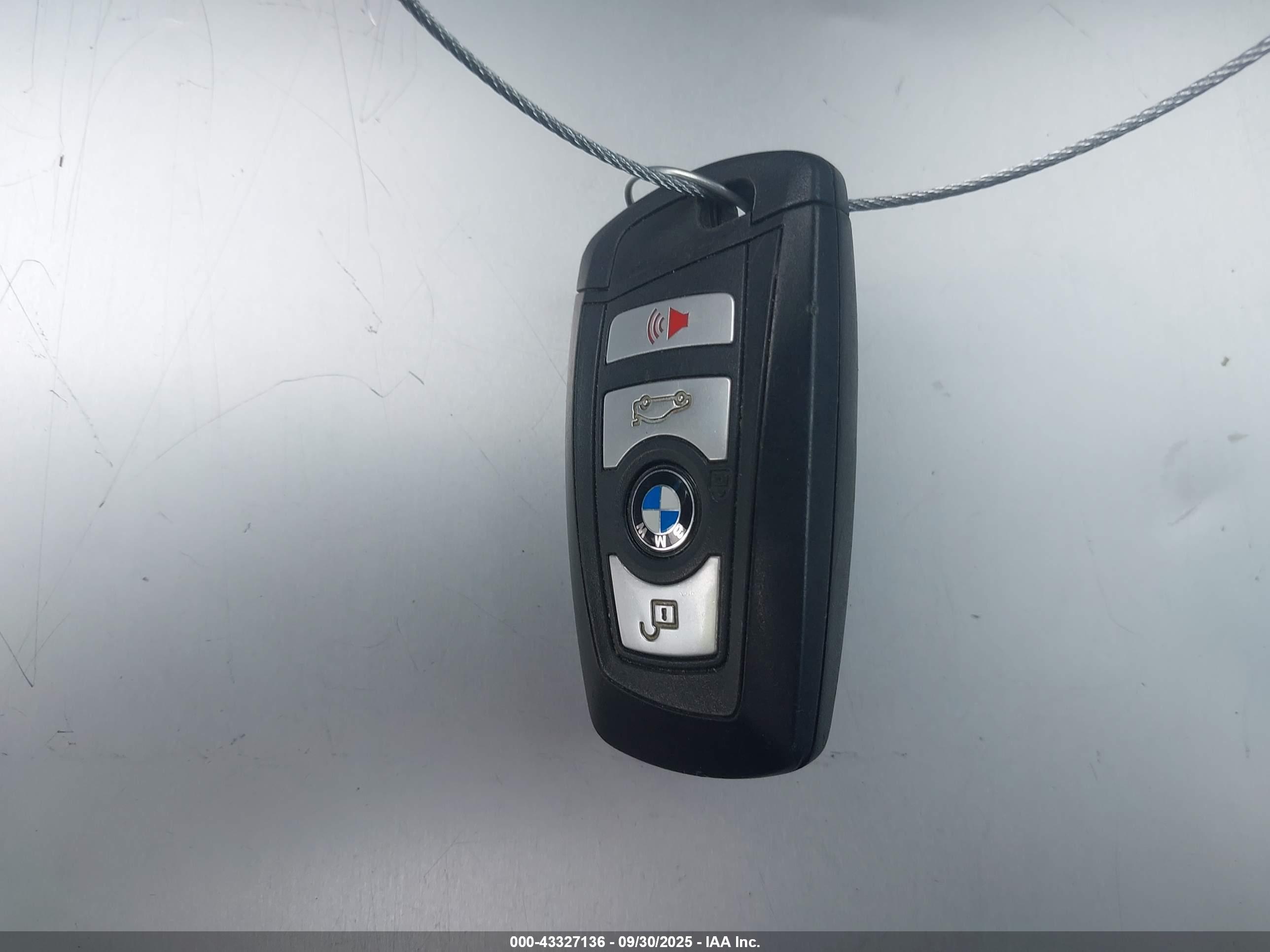 BMW 320I image 11