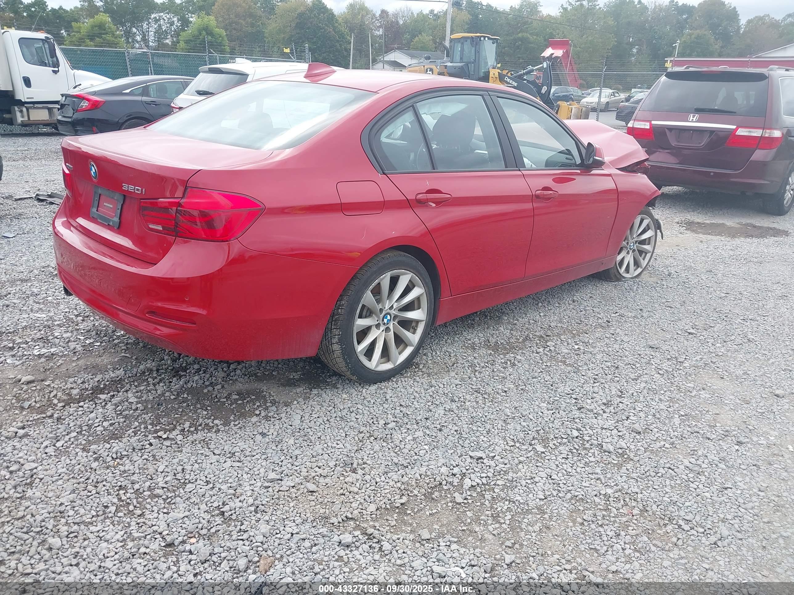 BMW 320I image 4