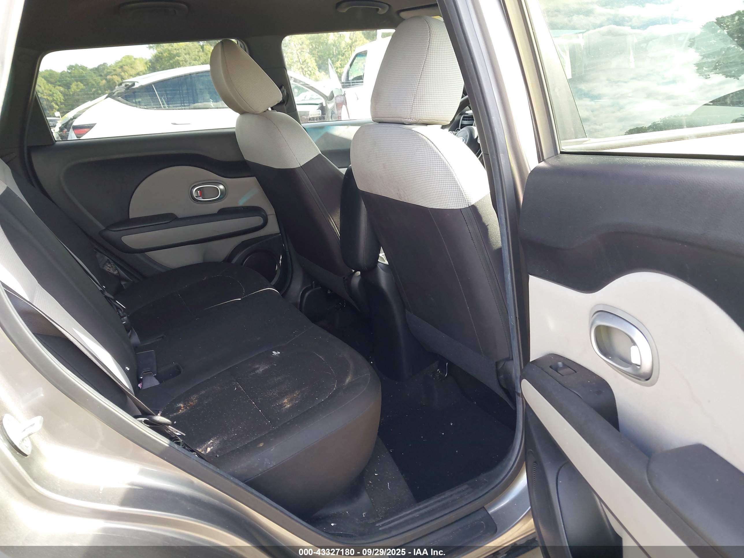 KIA SOUL image 8