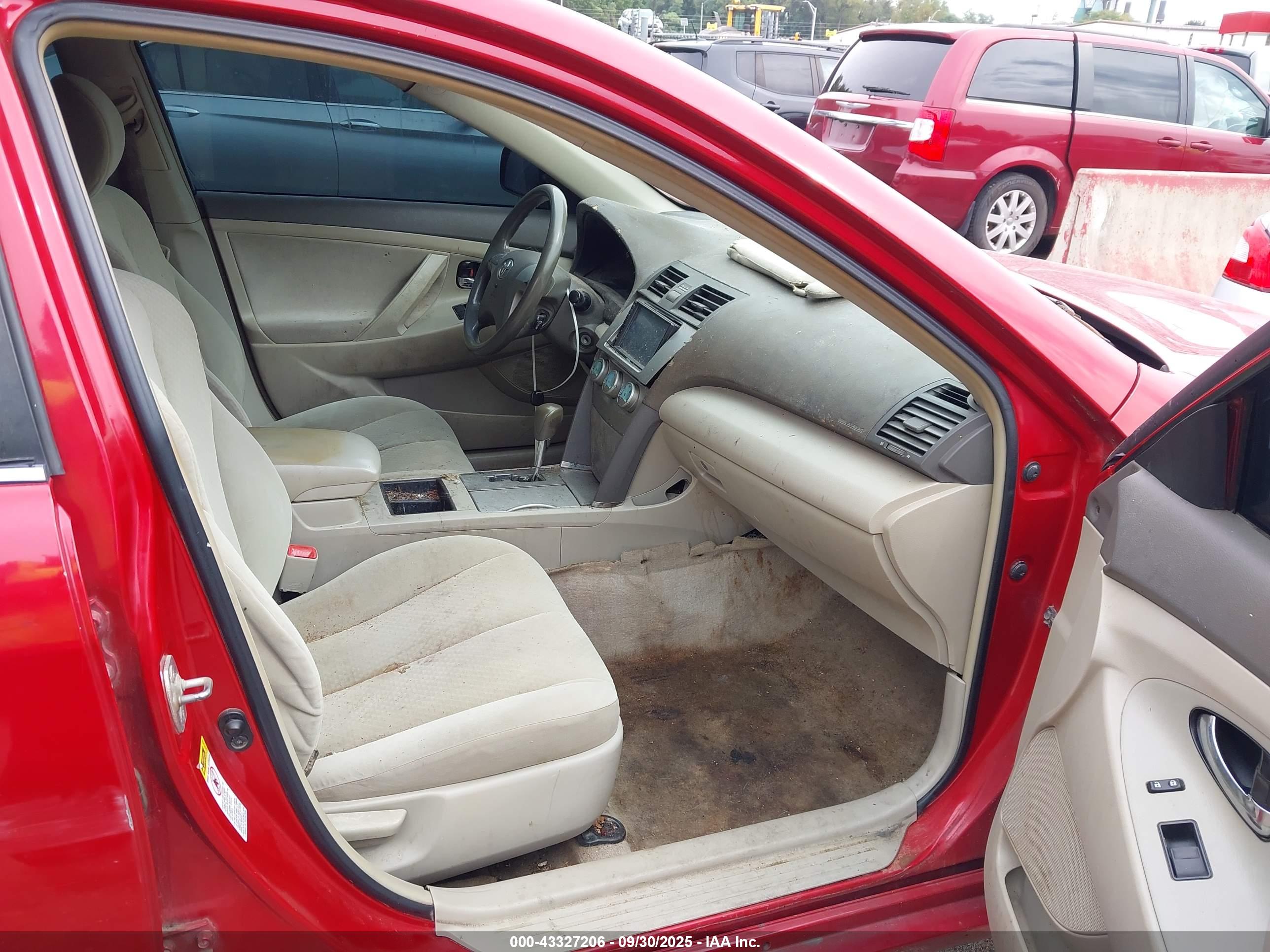 TOYOTA CAMRY image 5