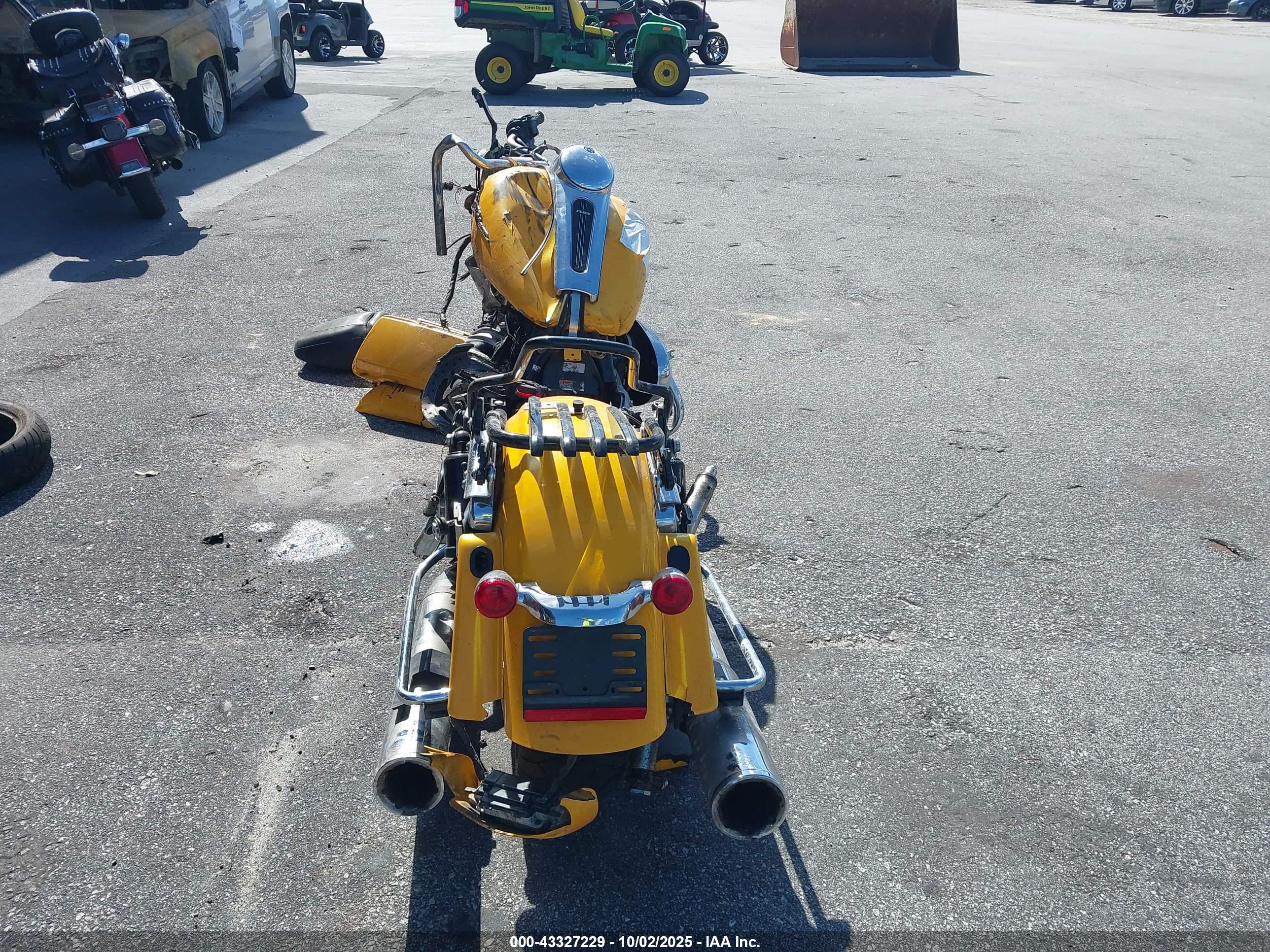 HARLEY-DAVIDSON FLHX image 6