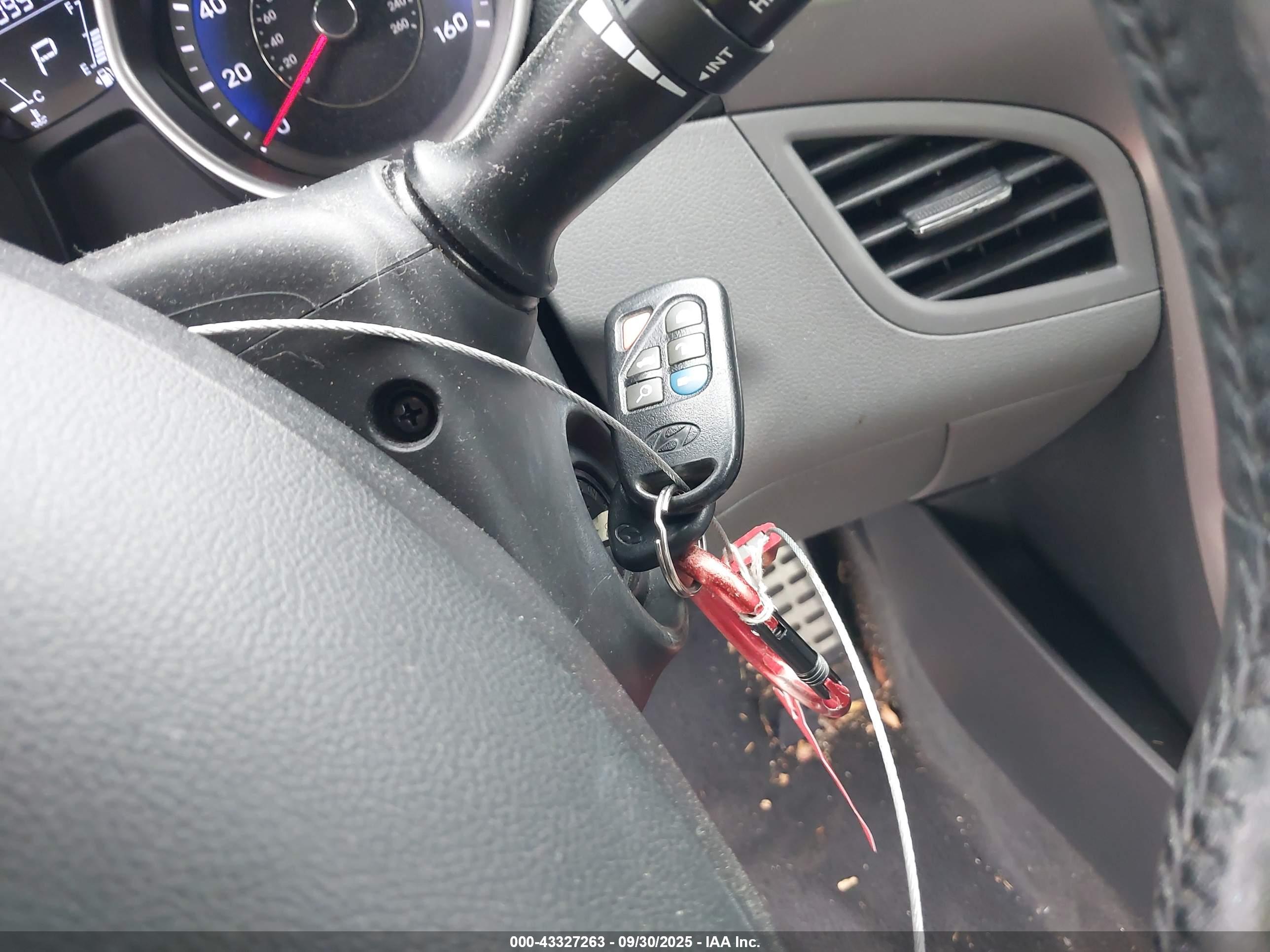 HYUNDAI ELANTRA image 11