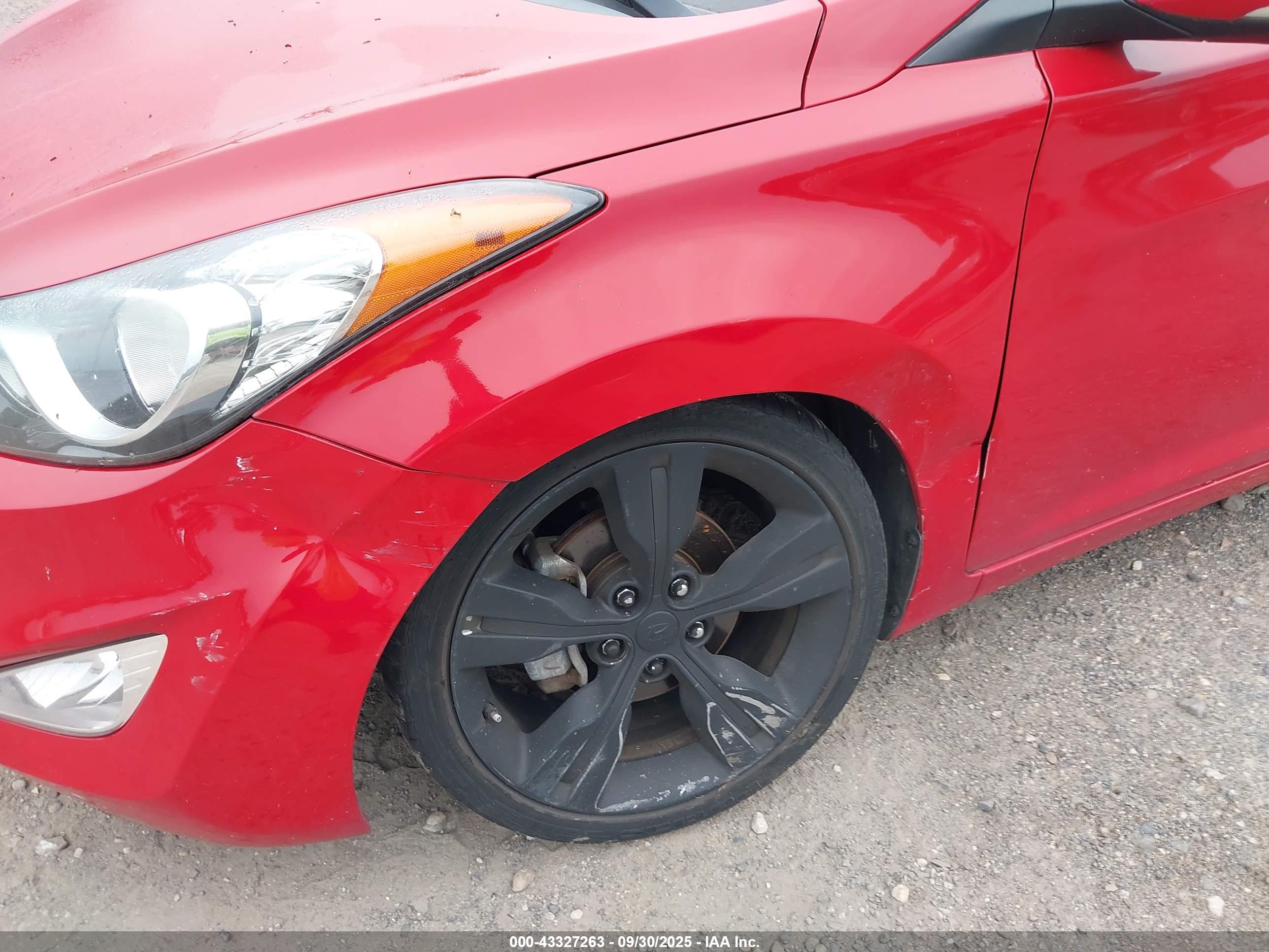 HYUNDAI ELANTRA image 6