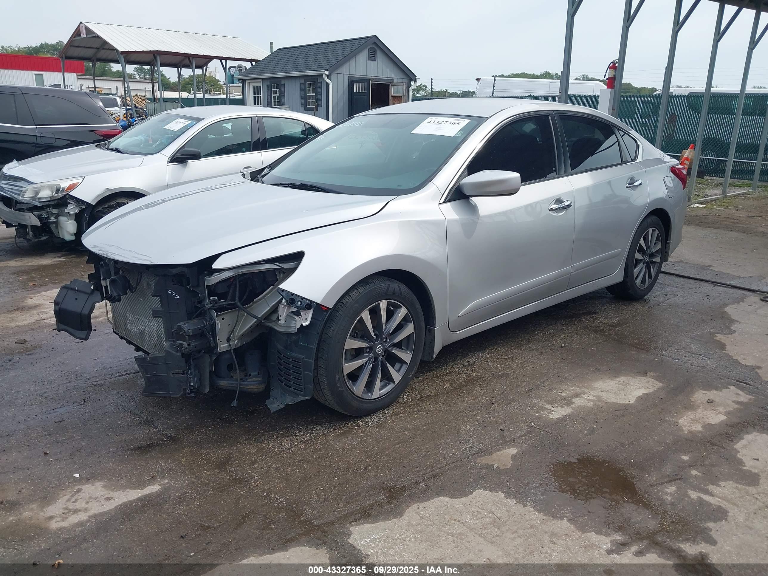 NISSAN ALTIMA image 2