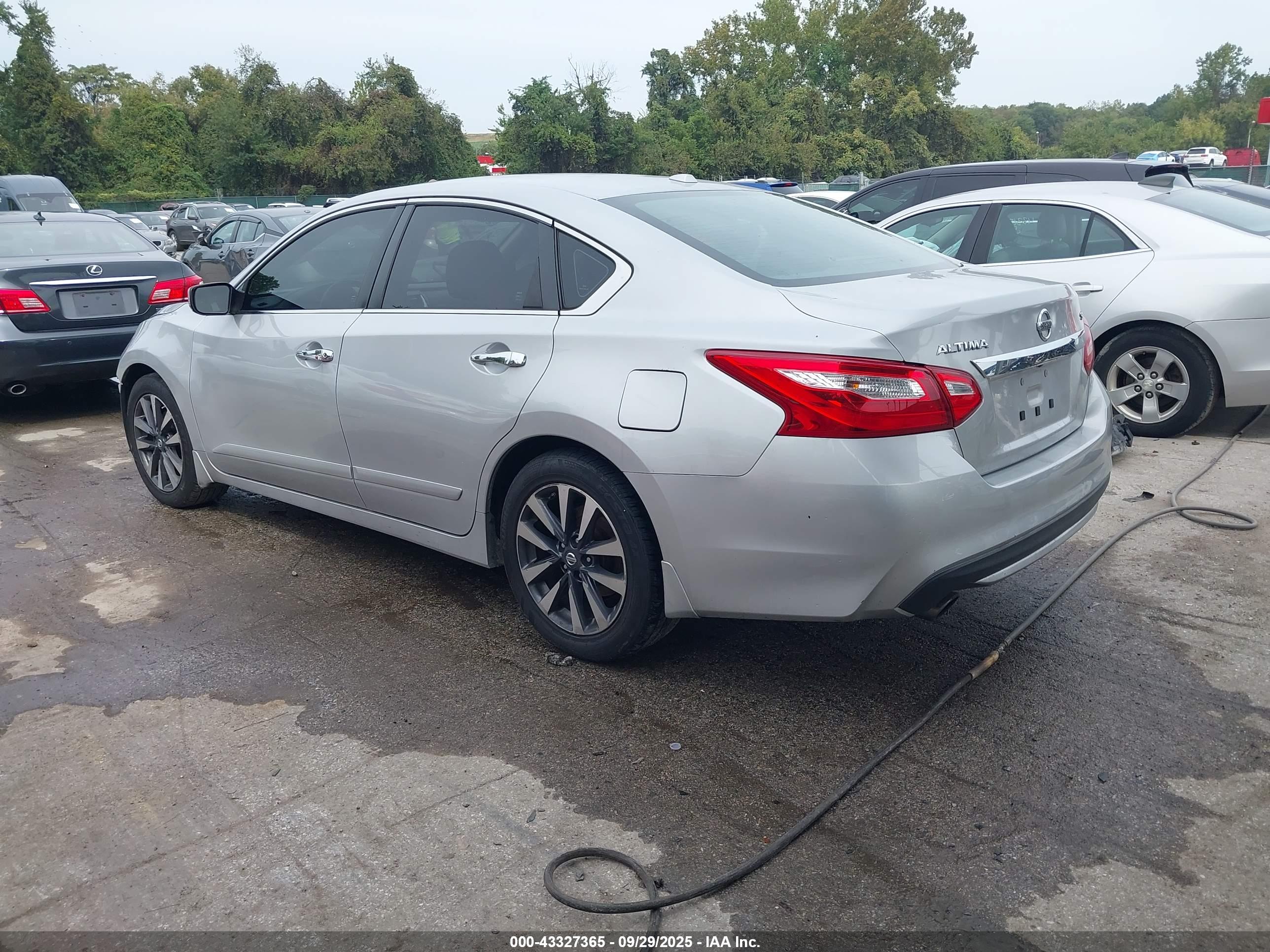 NISSAN ALTIMA image 3