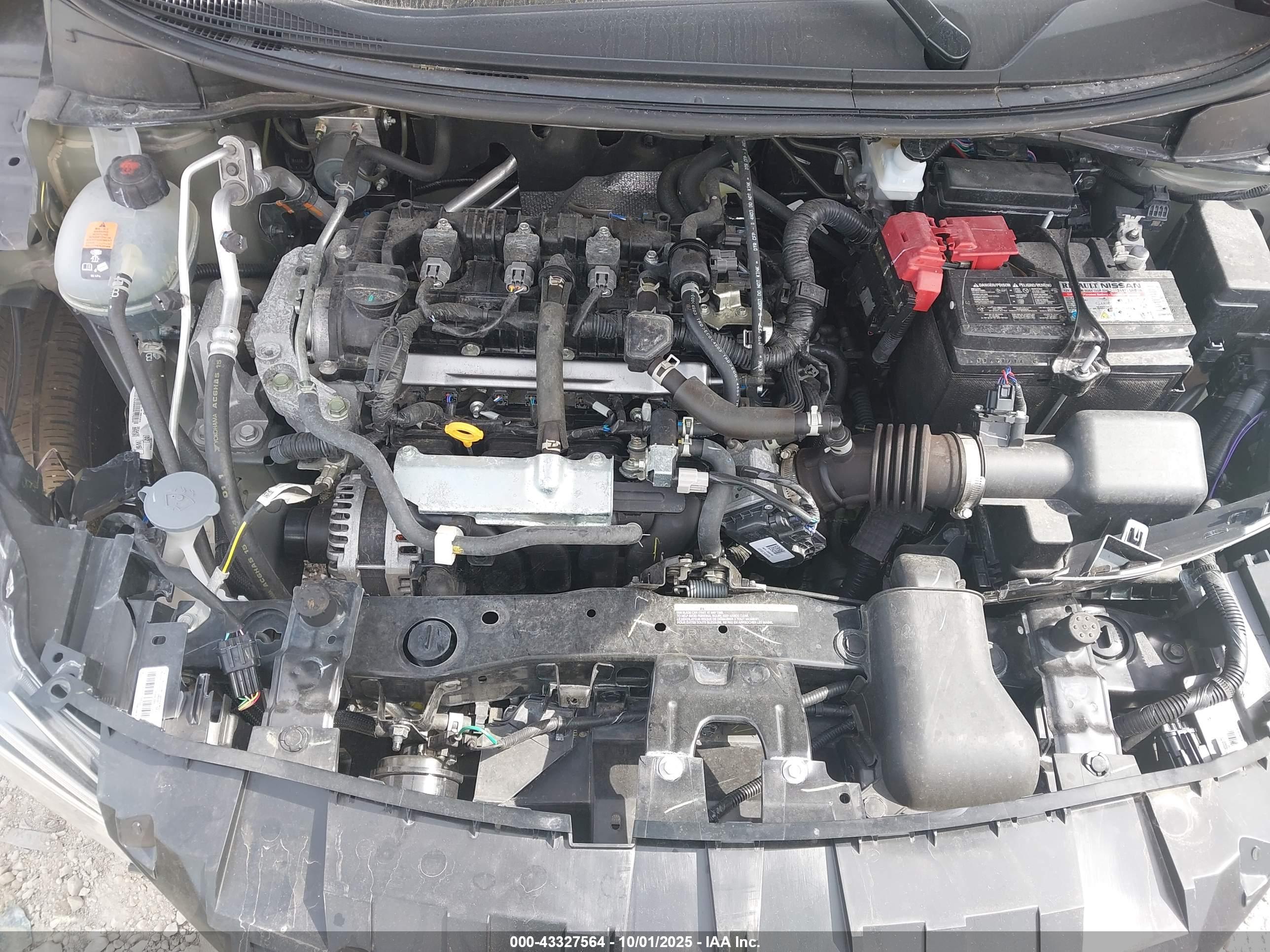 NISSAN VERSA image 10