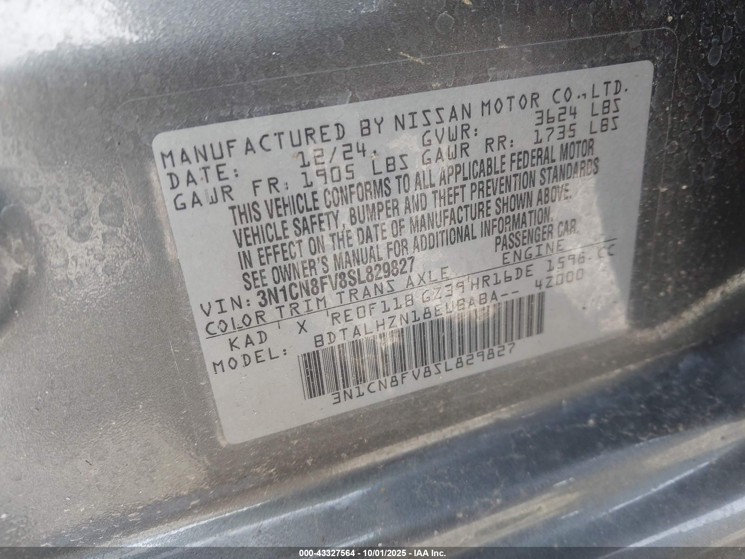 NISSAN VERSA image 9