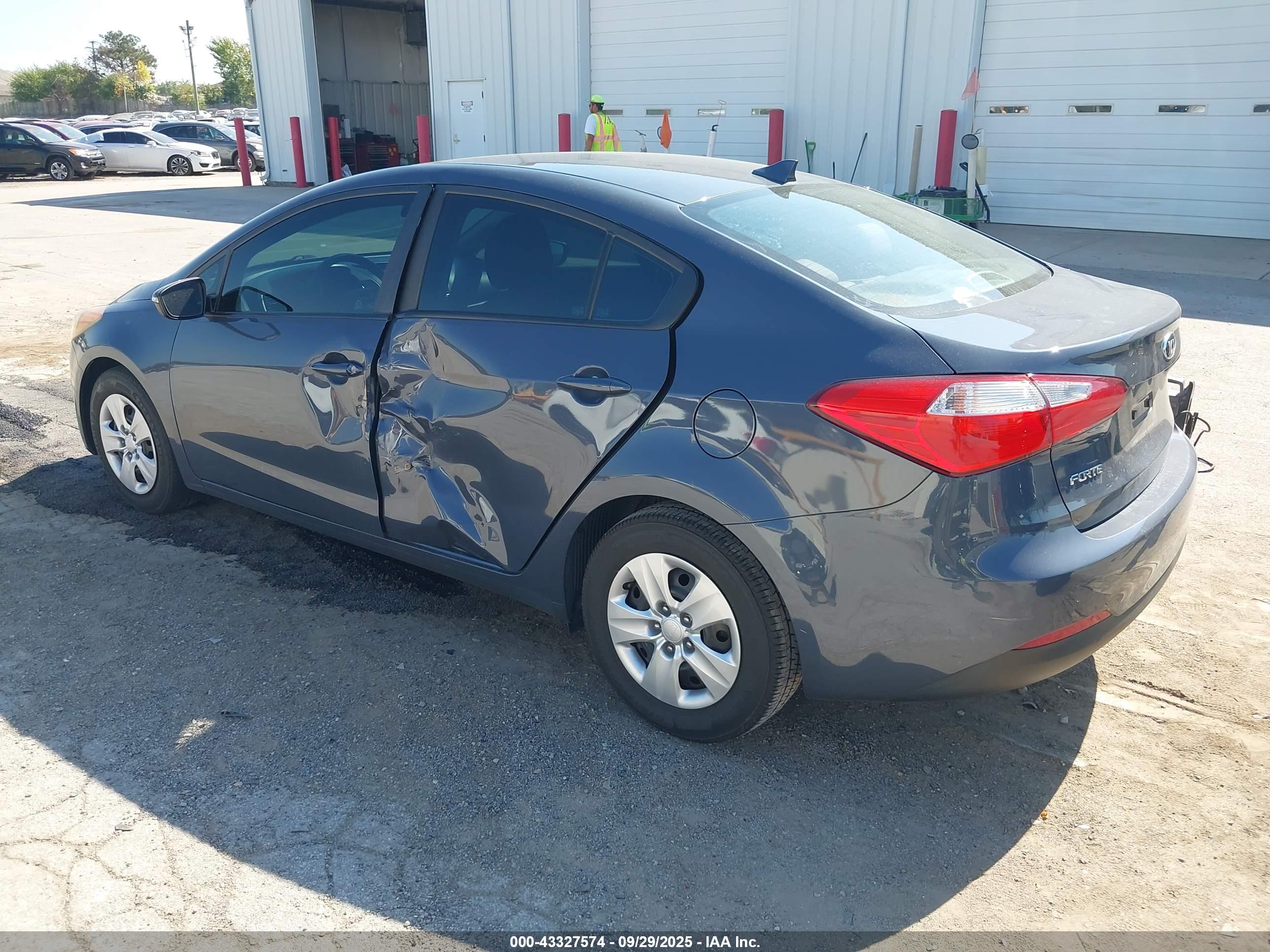 KIA FORTE image 3