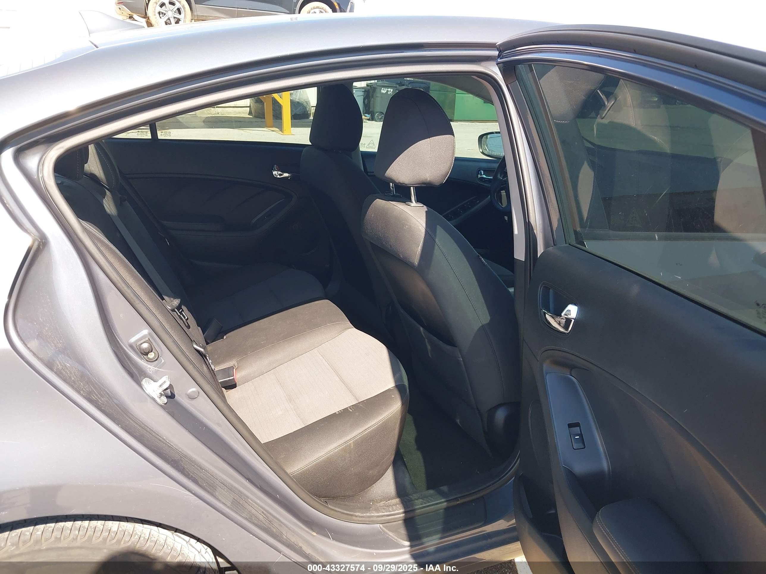 KIA FORTE image 8
