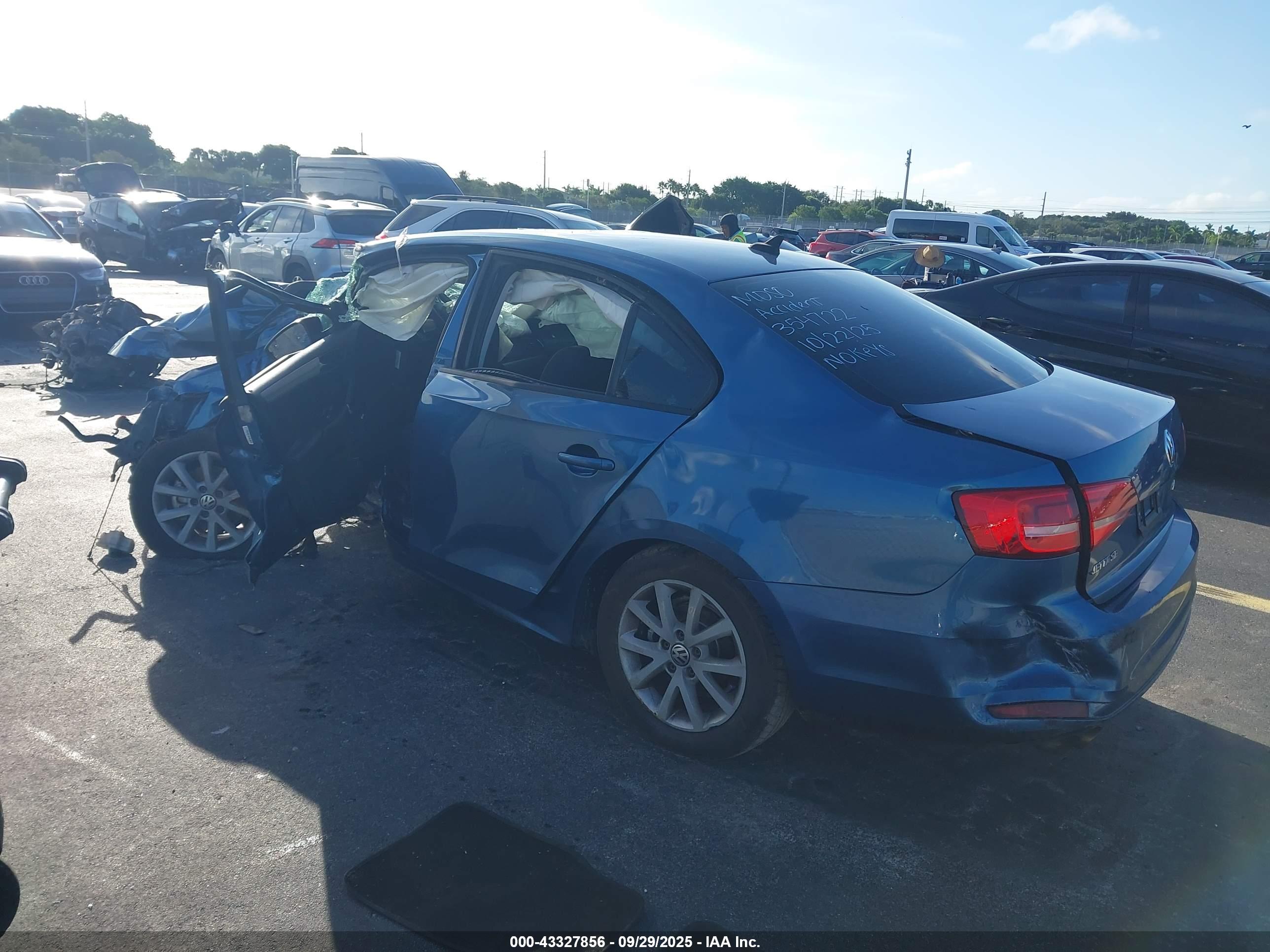 VOLKSWAGEN JETTA image 3