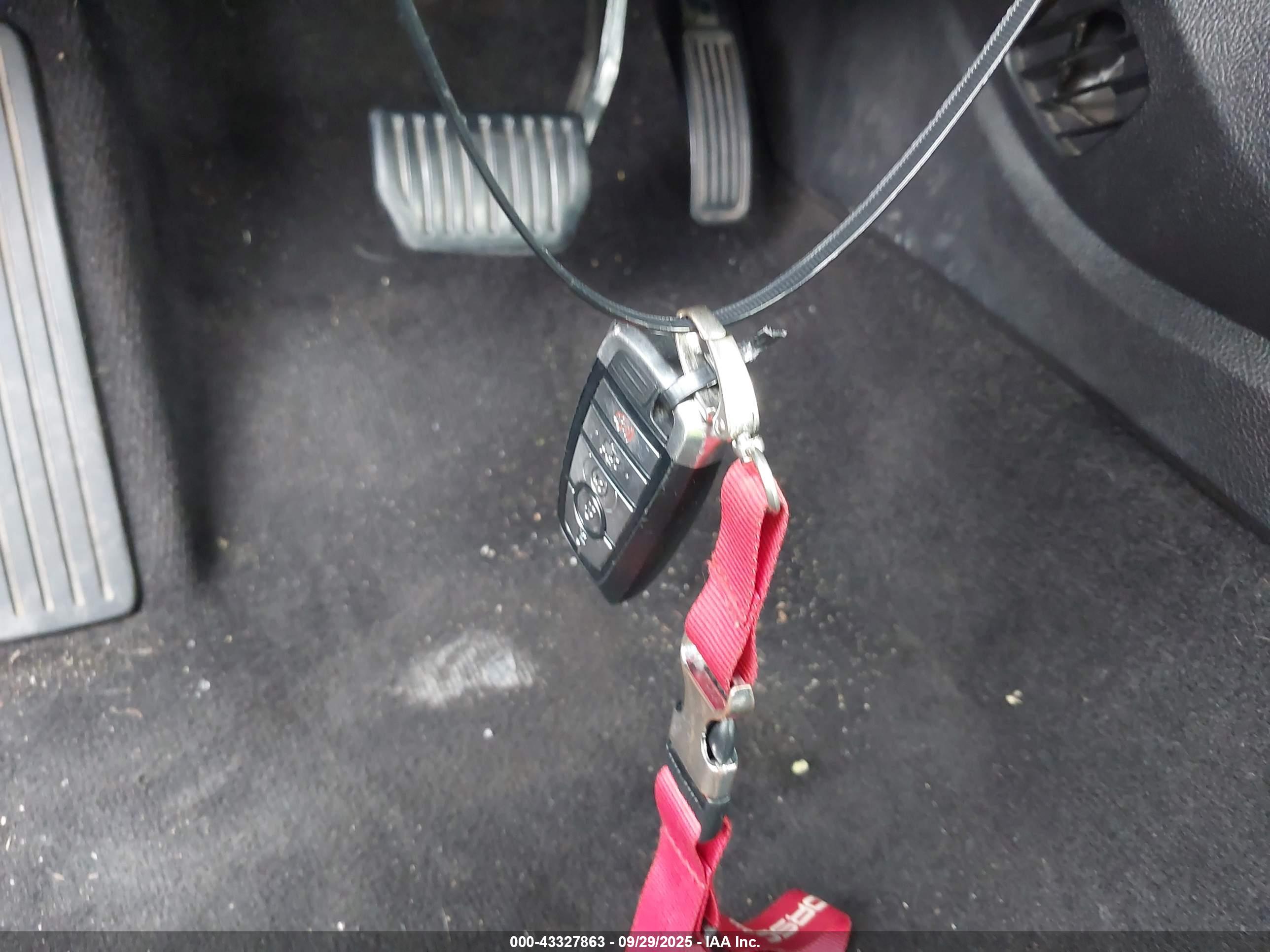 FORD FUSION image 11