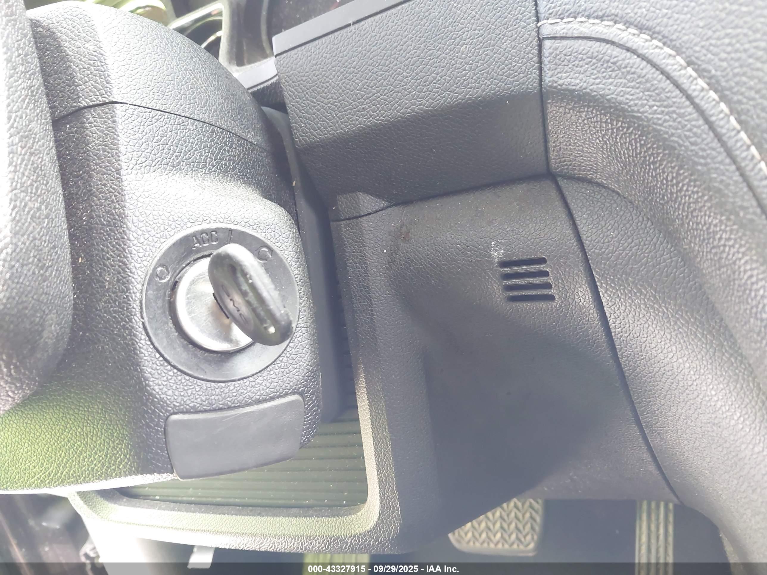 GMC ACADIA image 11