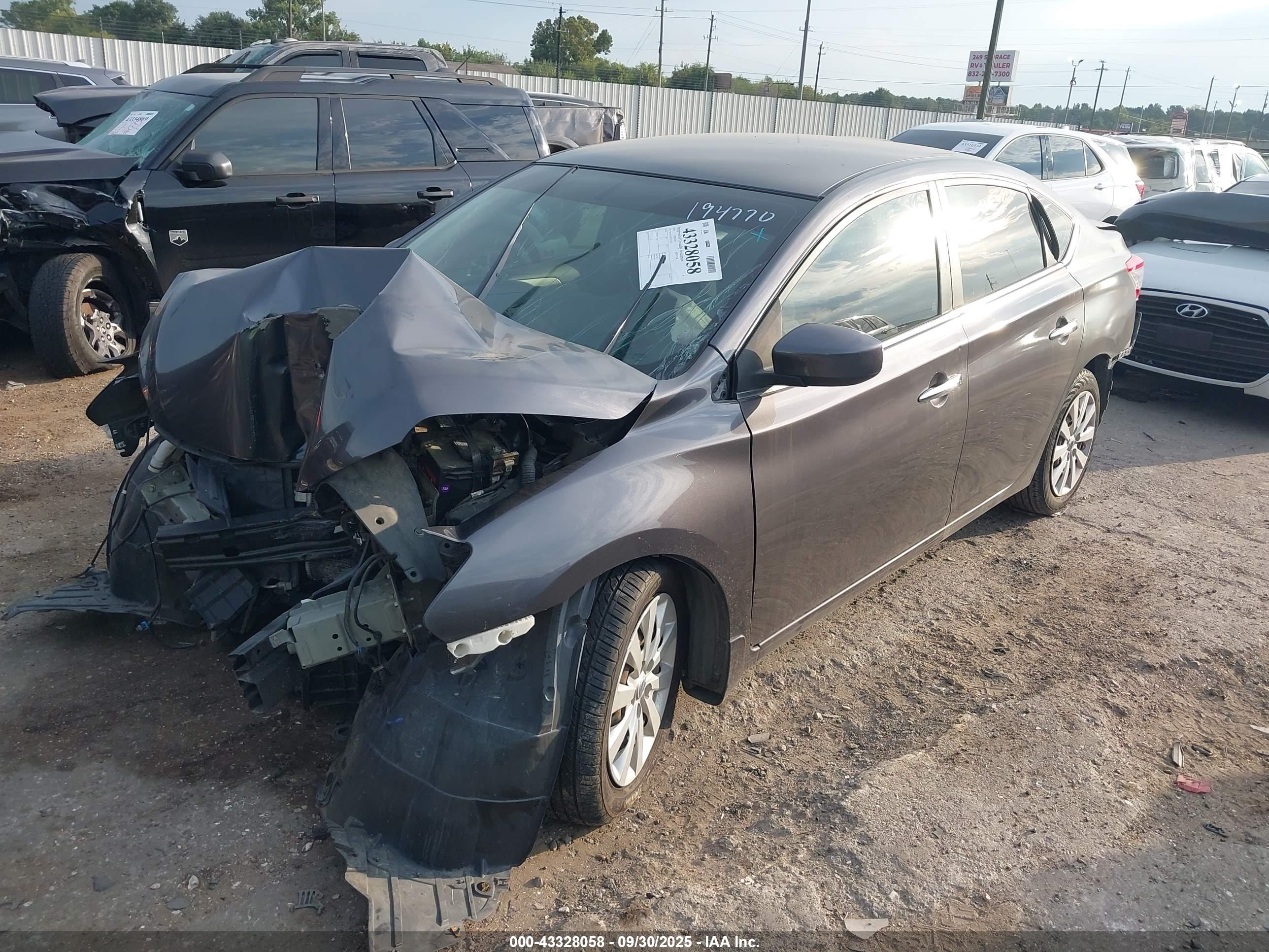 NISSAN SENTRA image 2