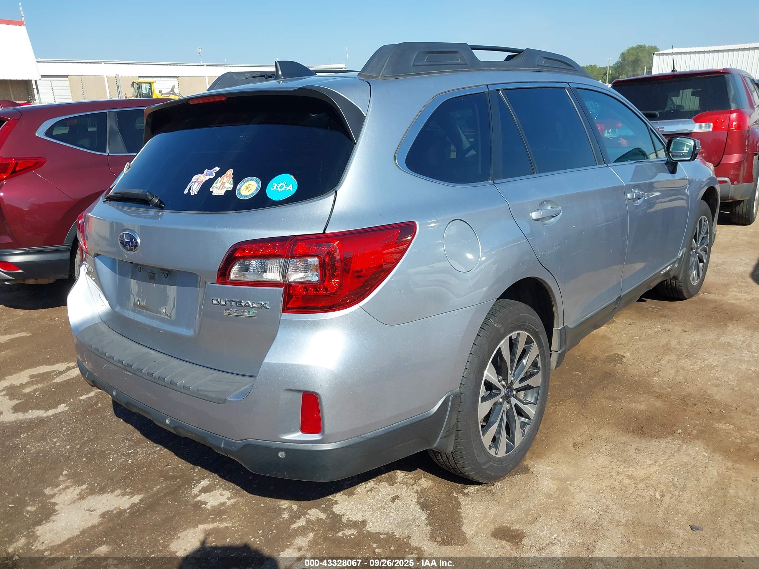 SUBARU OUTBACK image 4