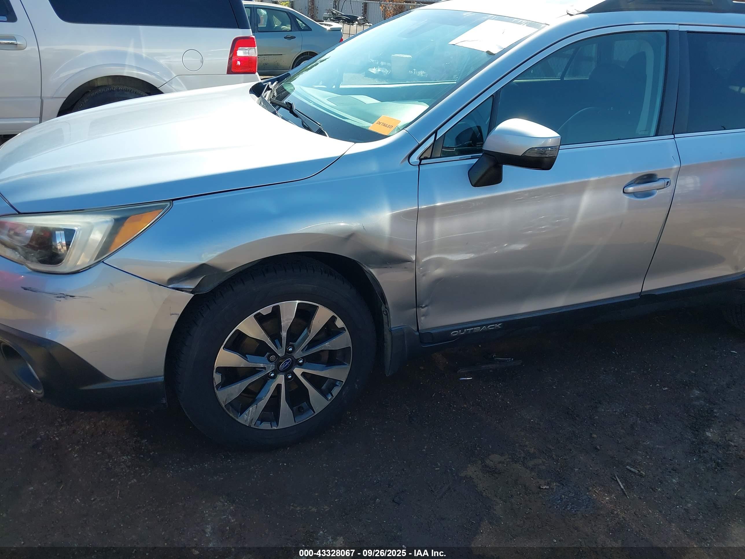 SUBARU OUTBACK image 6