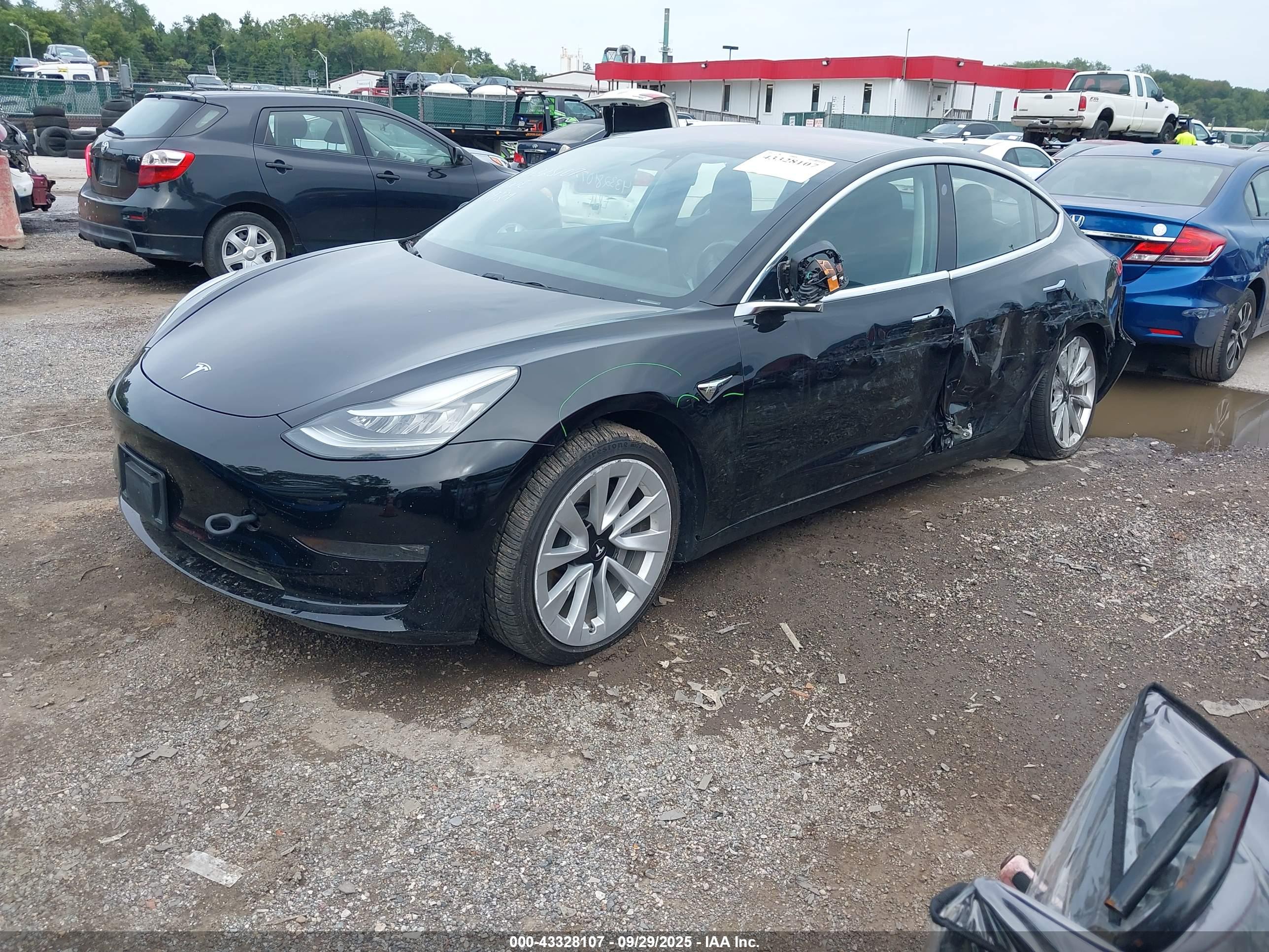 TESLA MODEL image 2