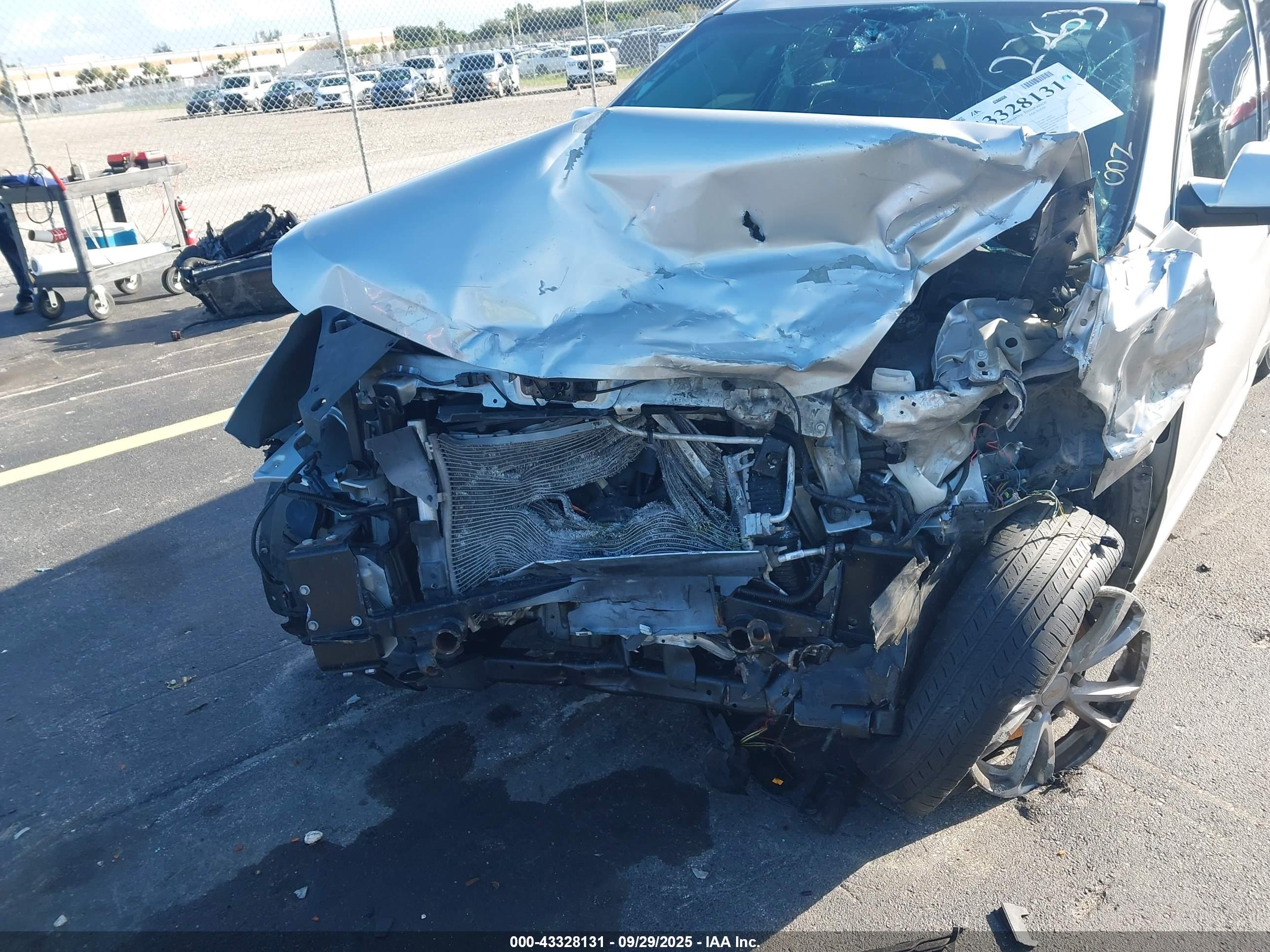 CHEVROLET EQUINOX image 6