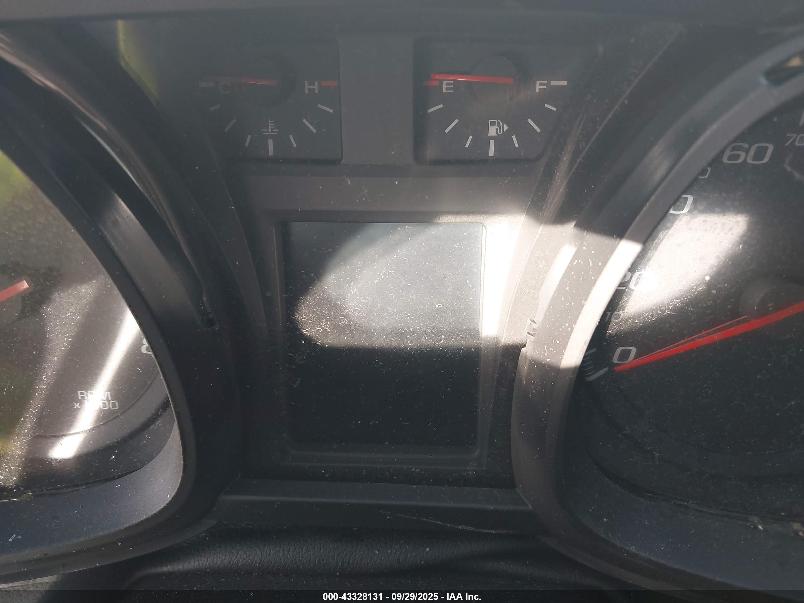 CHEVROLET EQUINOX image 7