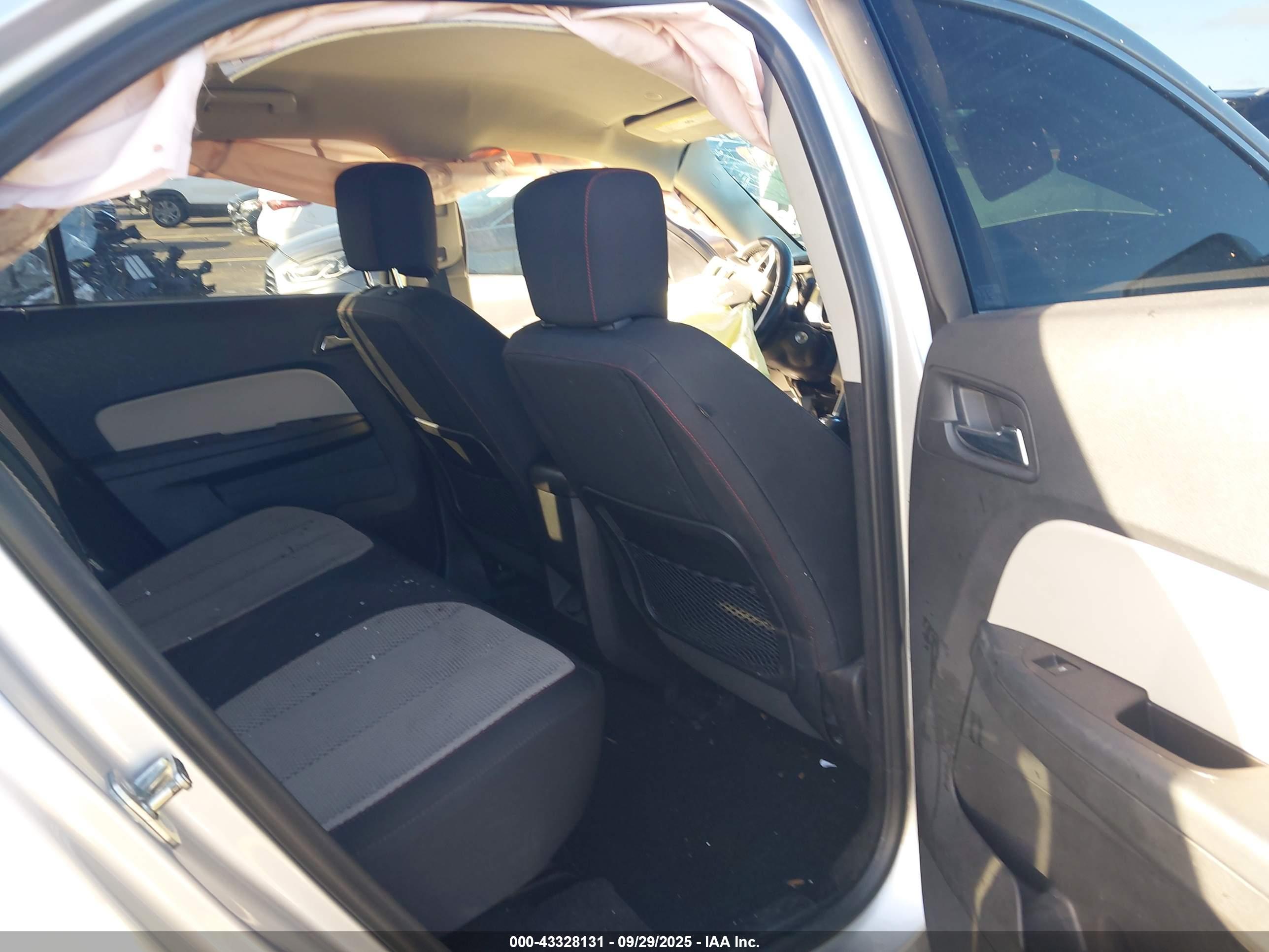 CHEVROLET EQUINOX image 8