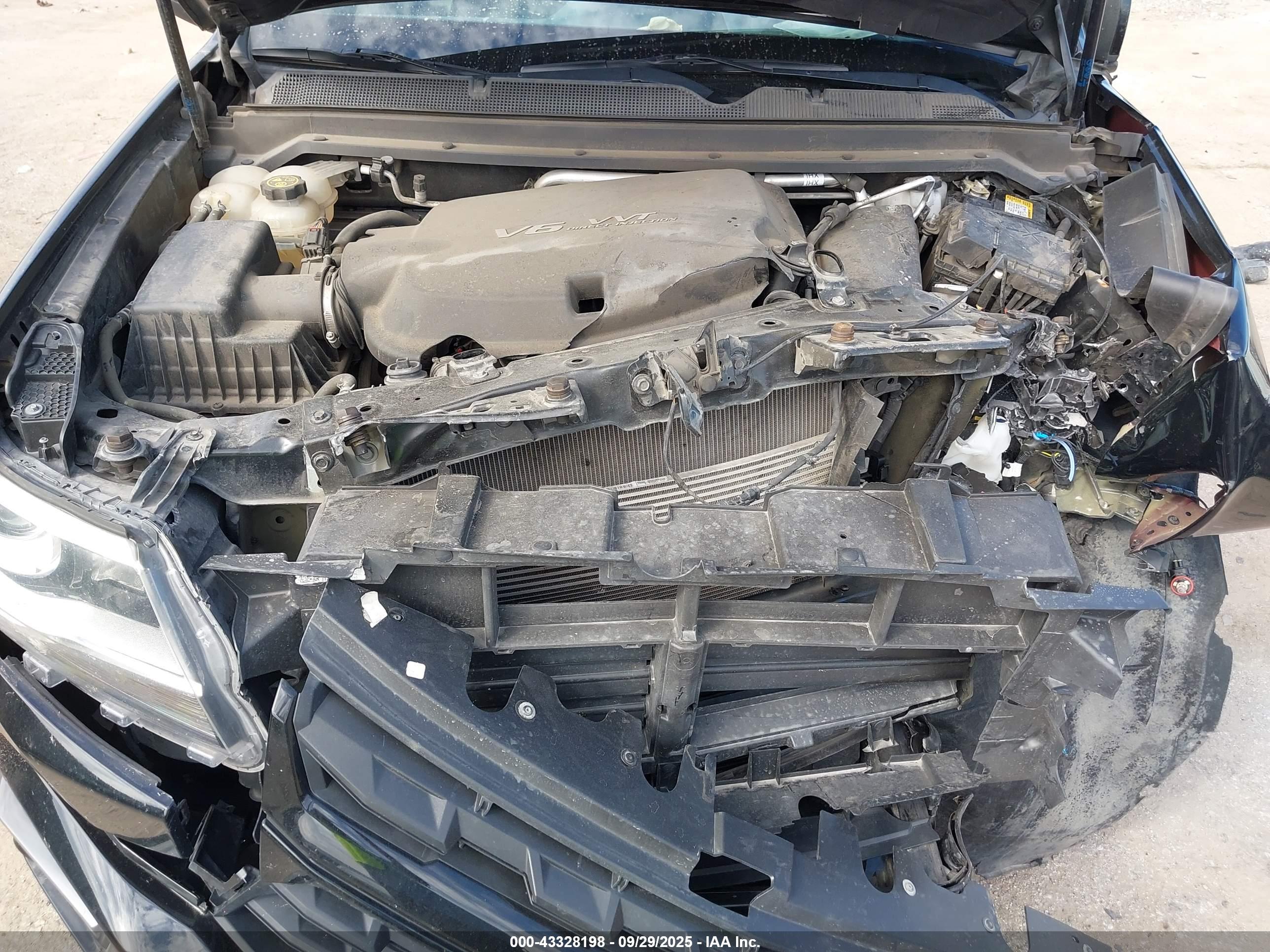 CHEVROLET COLORADO image 10