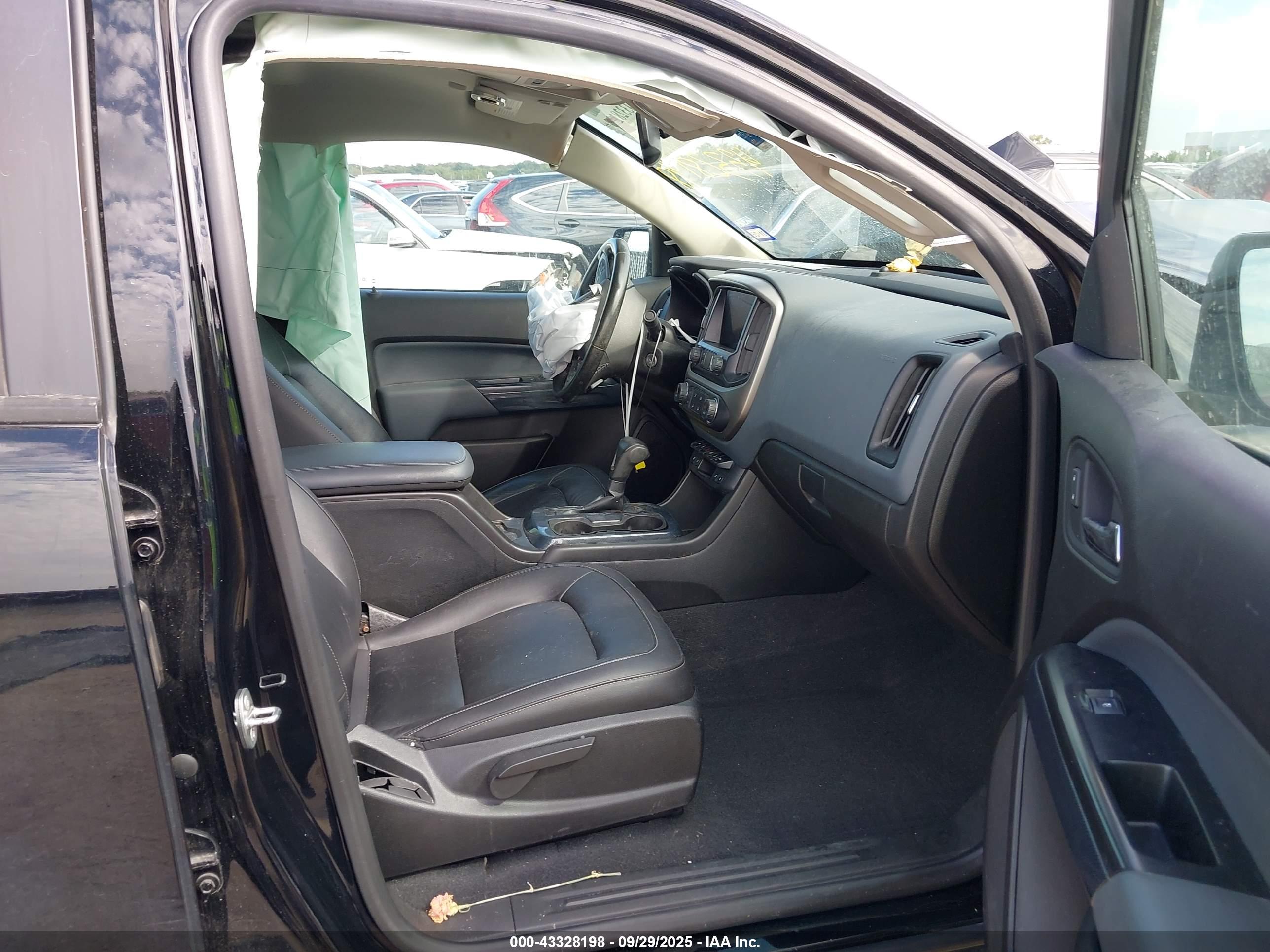 CHEVROLET COLORADO image 5