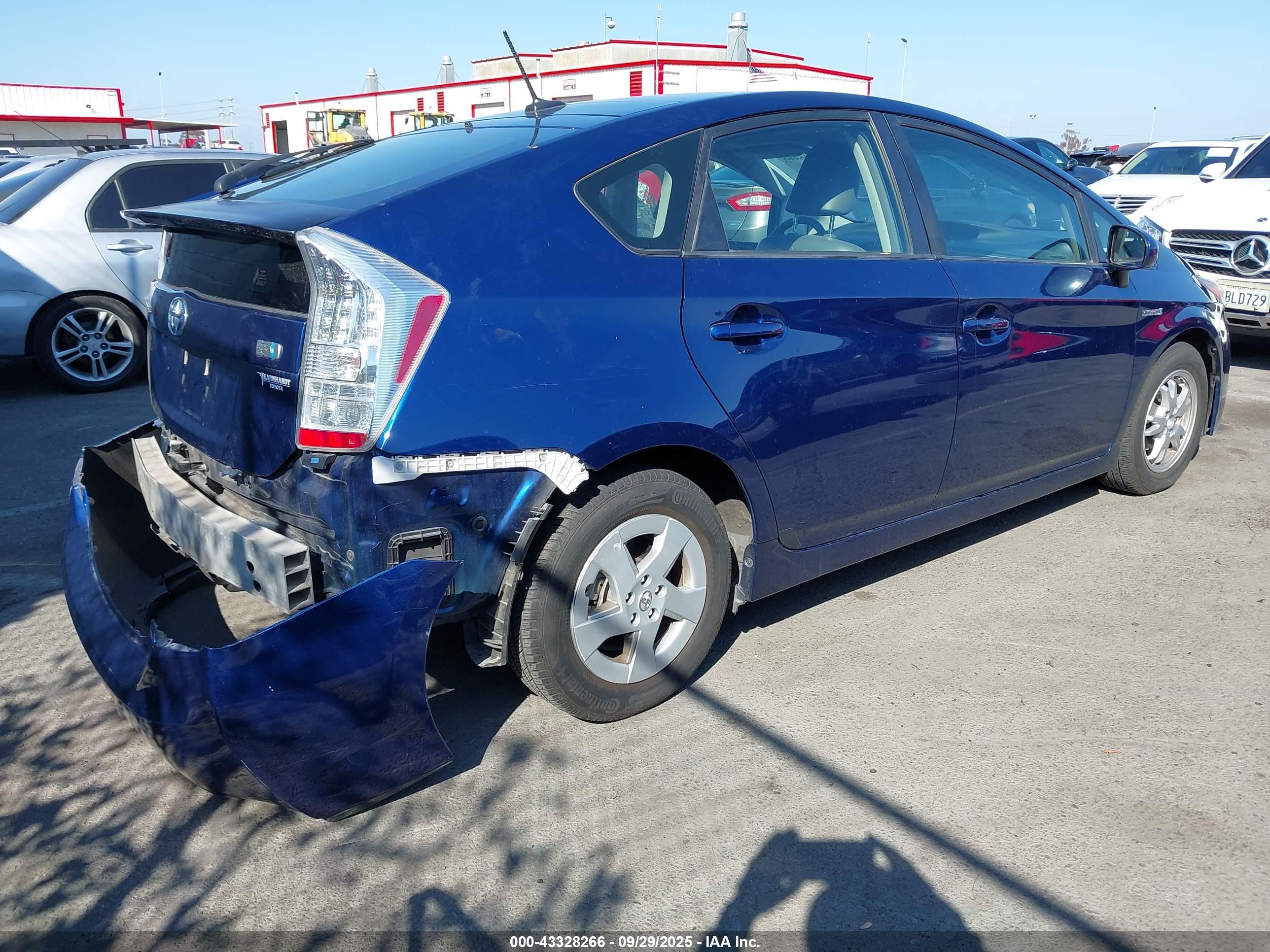 TOYOTA PRIUS image 4