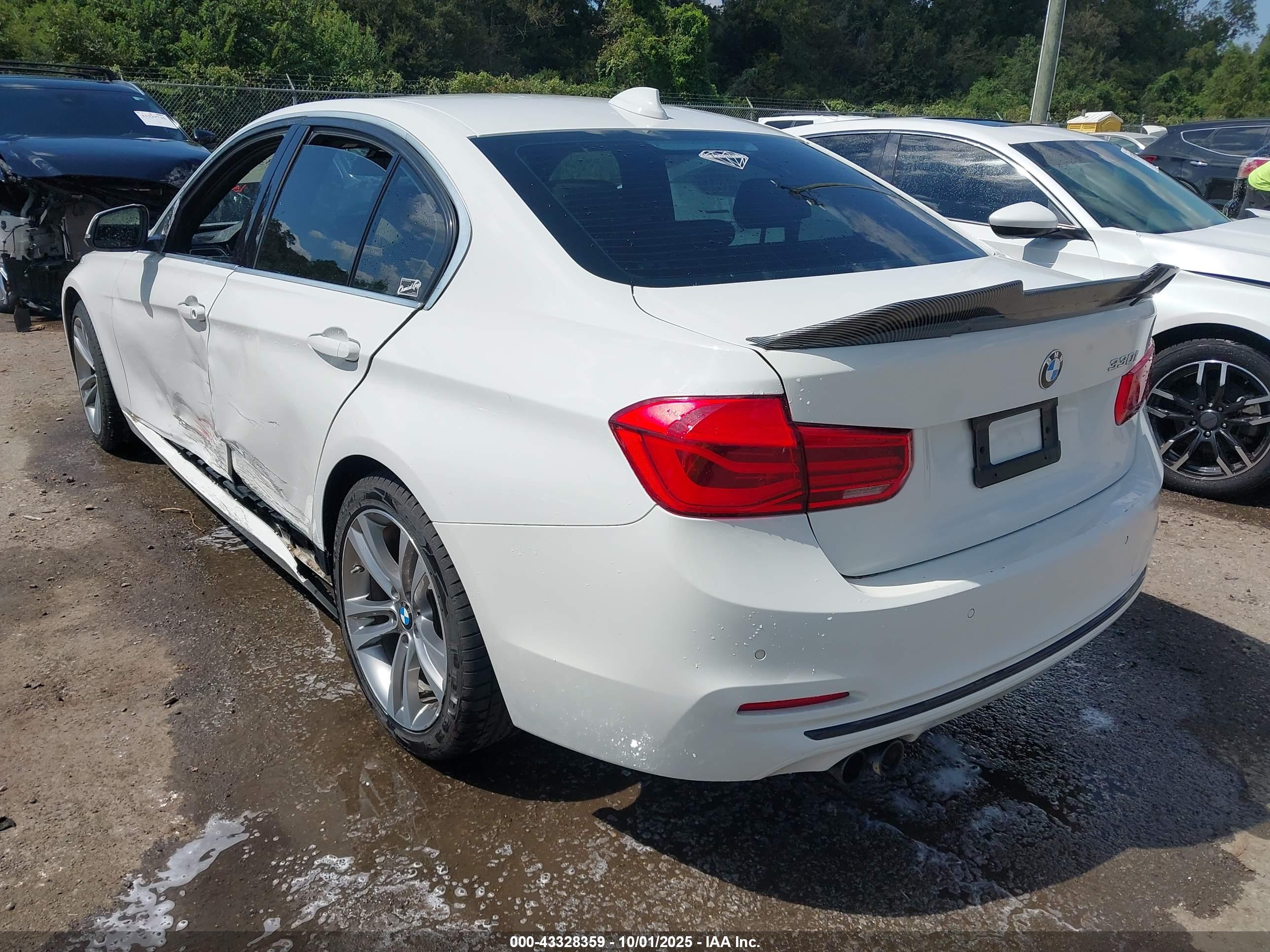 BMW 330I image 3