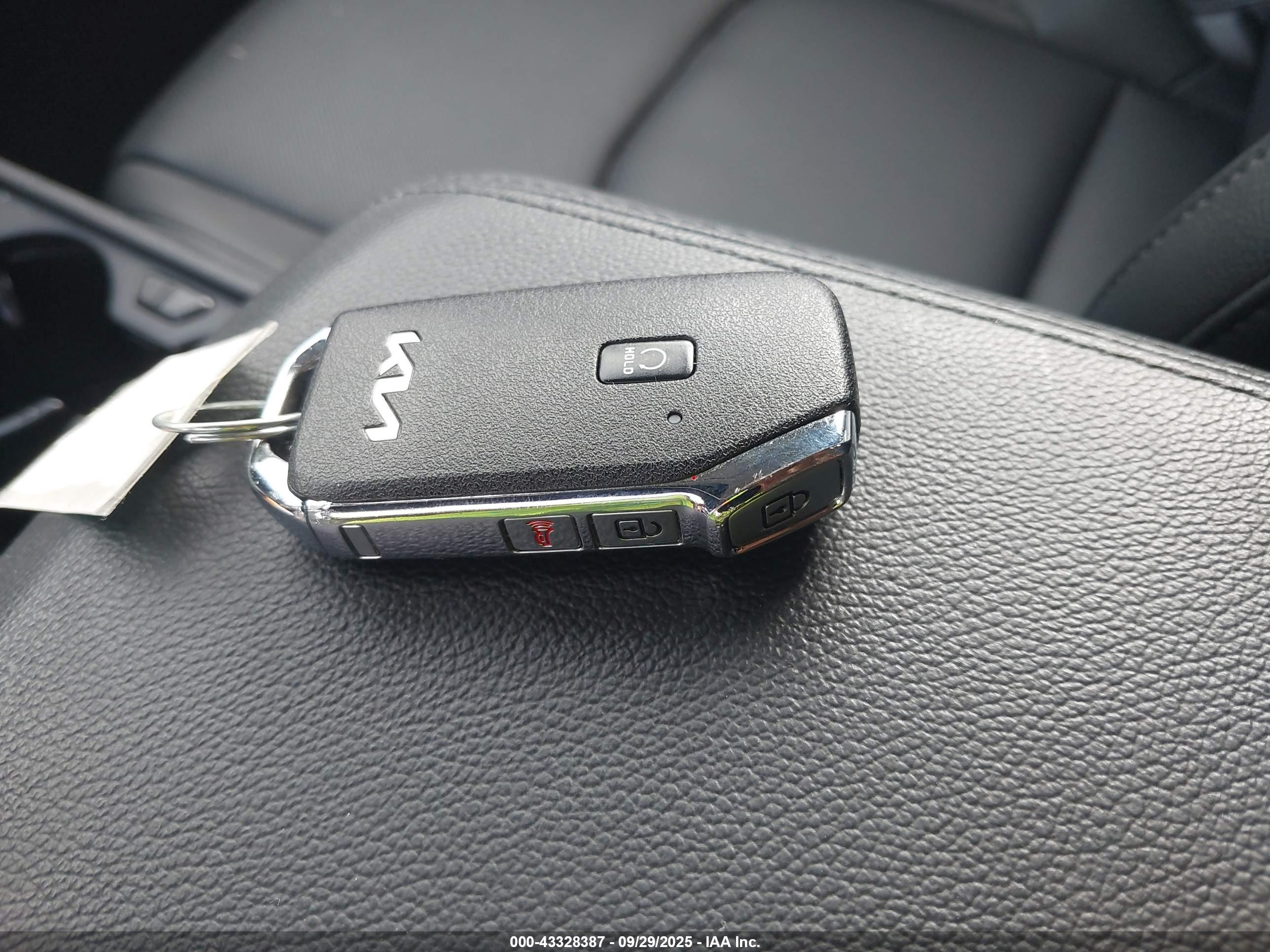 KIA SPORTAGE image 11
