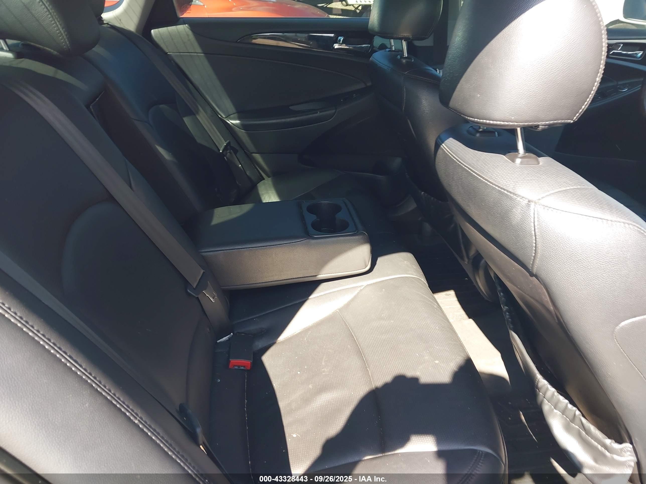 HYUNDAI SONATA image 8